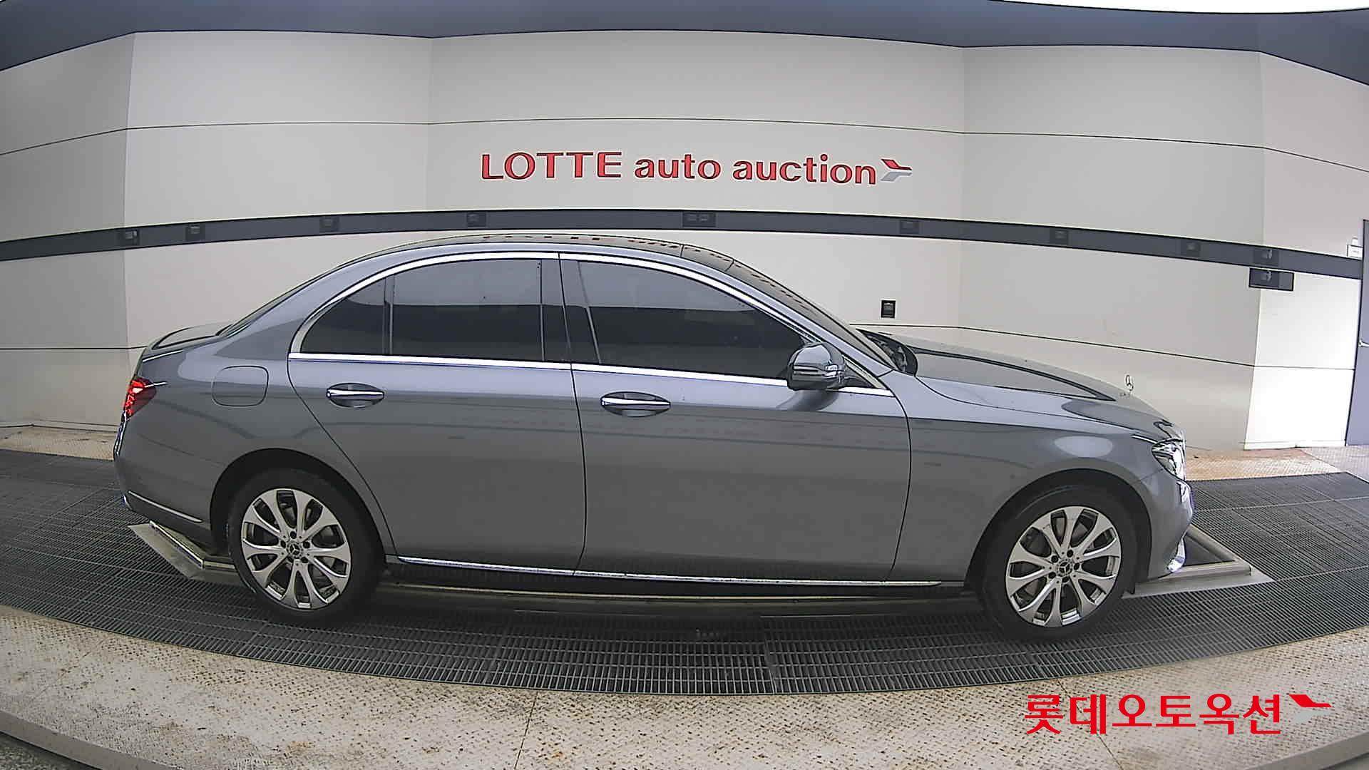 2019 - mercedes-benz e300
