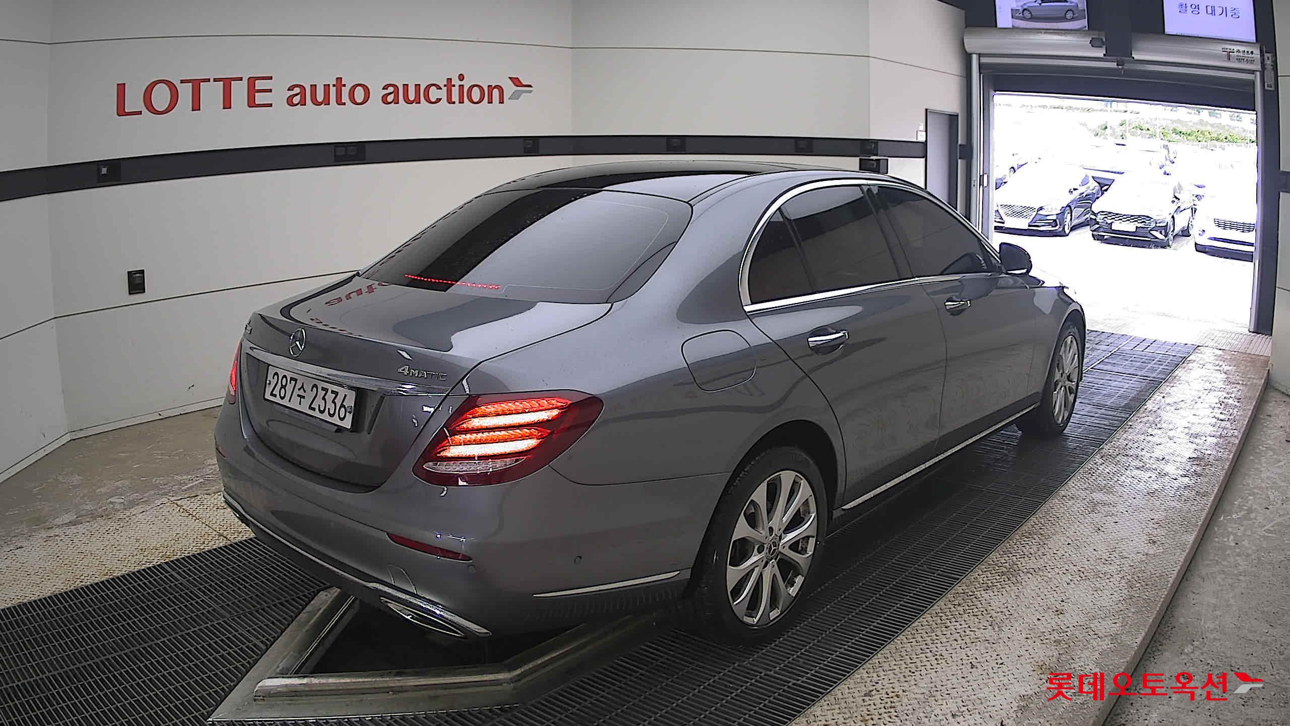 2019 - mercedes-benz e300
