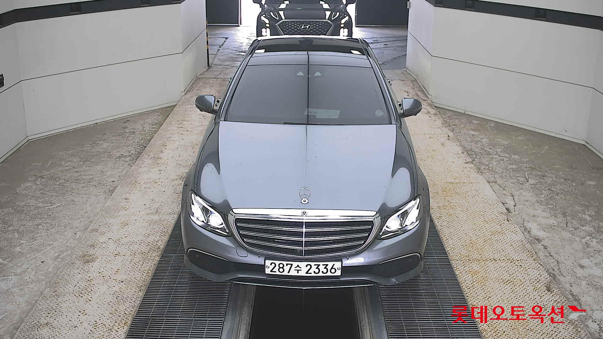 BENZ E300 (G)