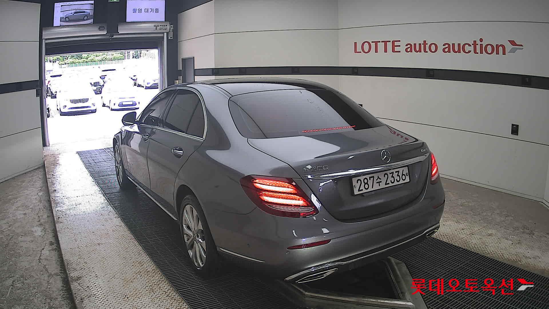2019 - mercedes-benz e300