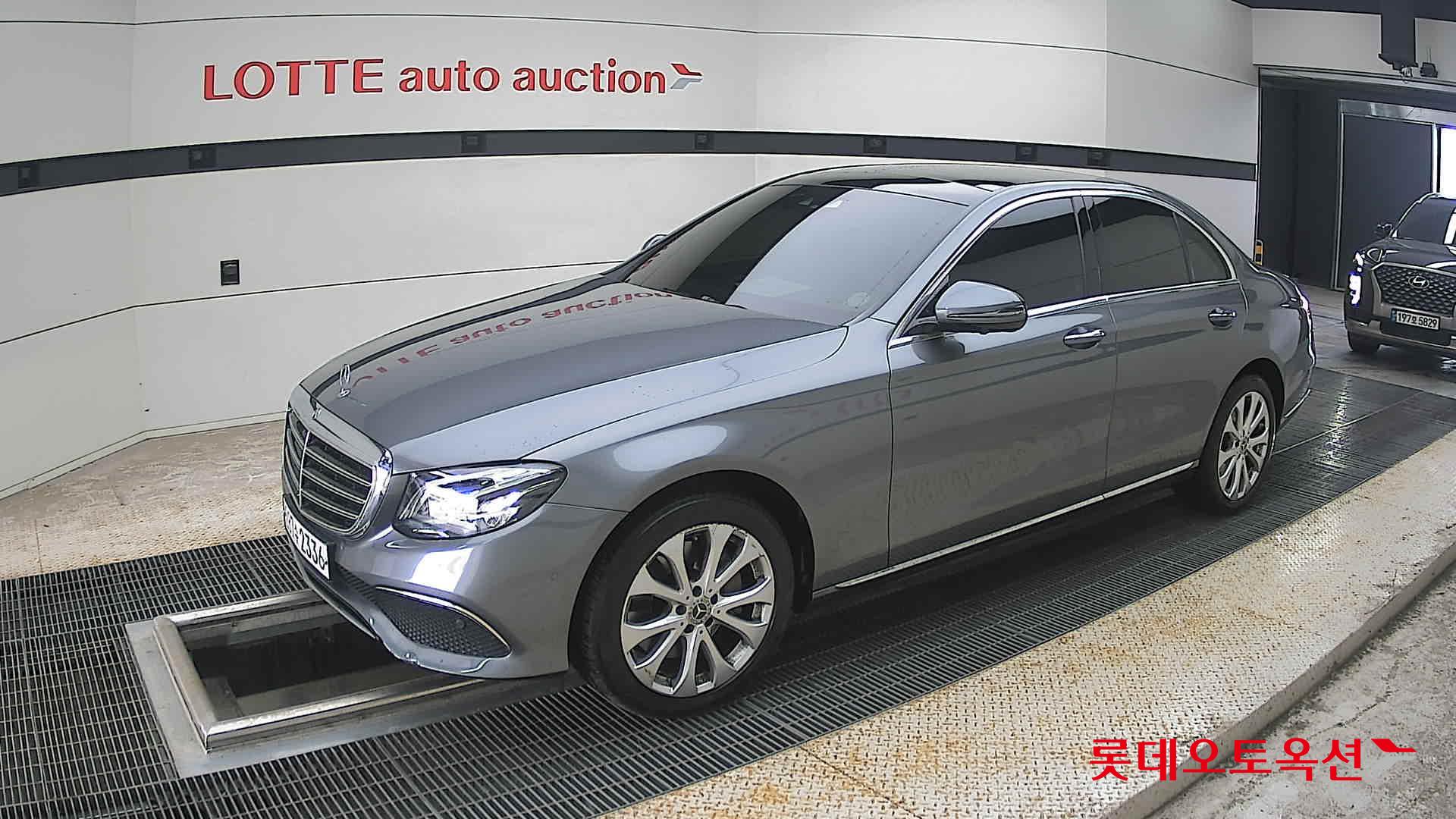 2019 - mercedes-benz e300