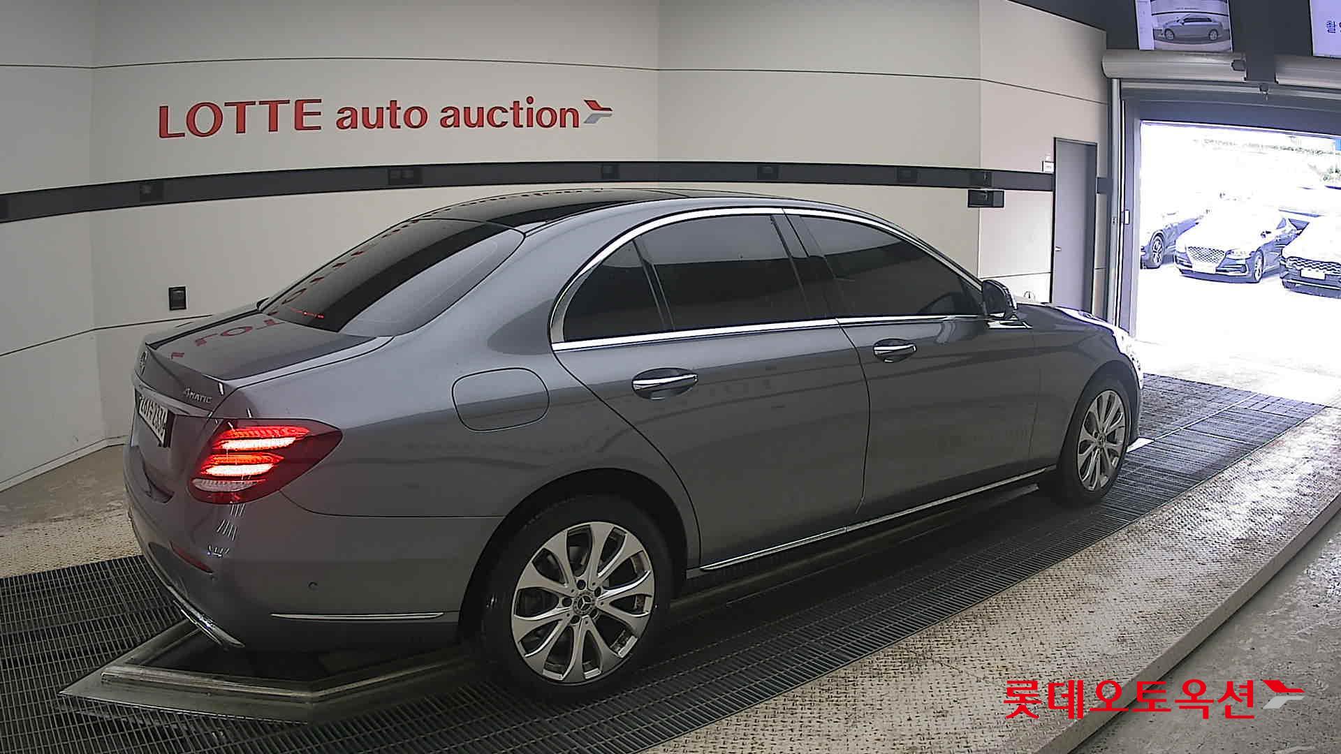 2019 - mercedes-benz e300