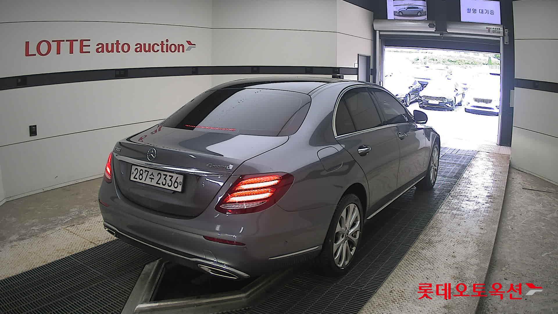 2019 - mercedes-benz e300