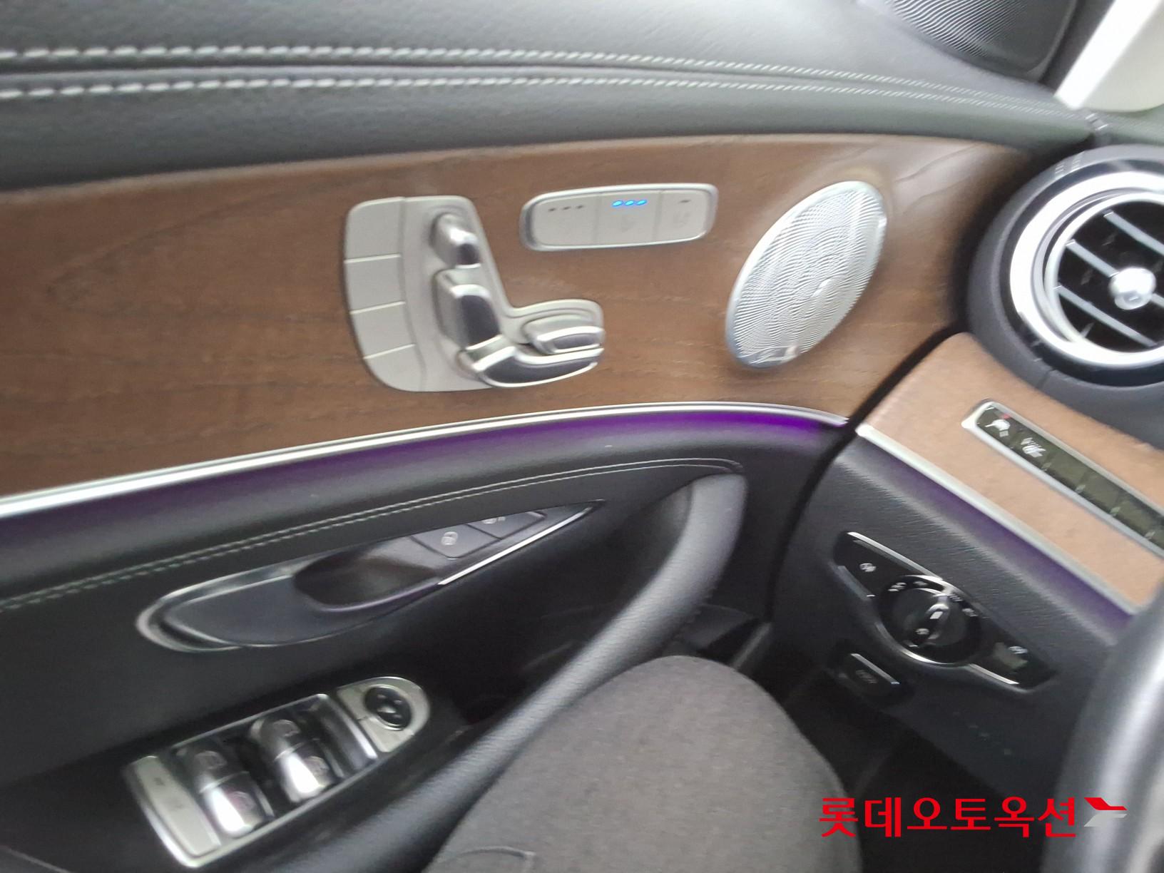 2019 - mercedes-benz e300