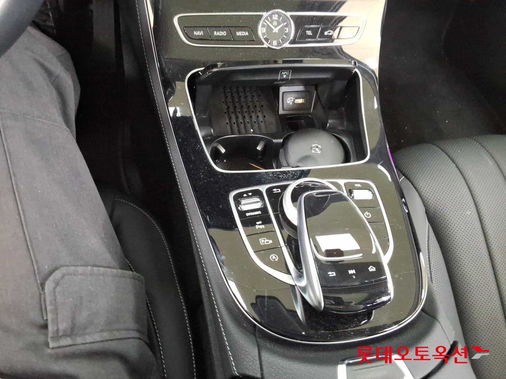 2019 - mercedes-benz e300