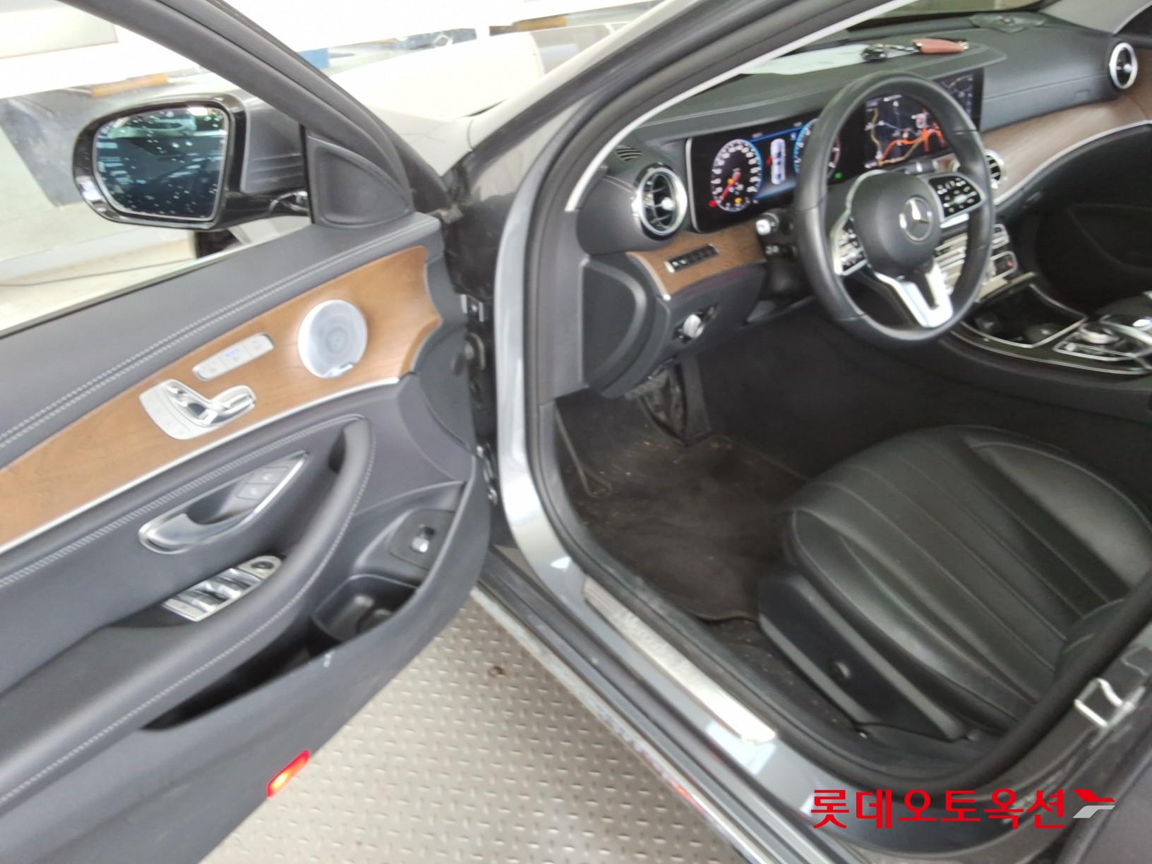 2019 - mercedes-benz e300
