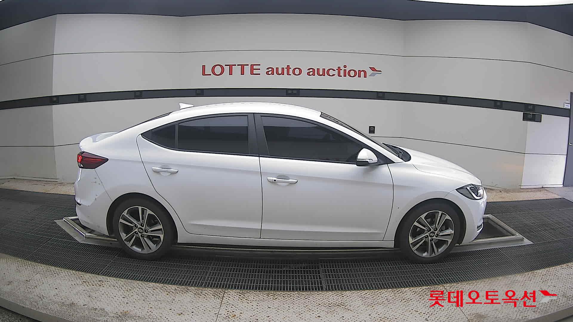 2018 - hyundai avante