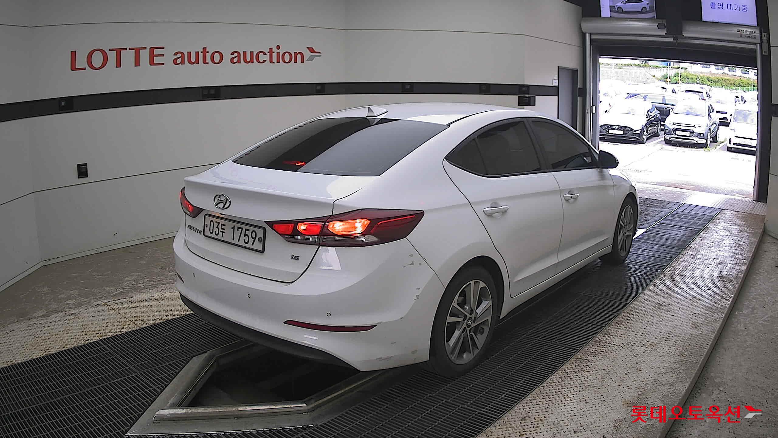 2018 - hyundai avante