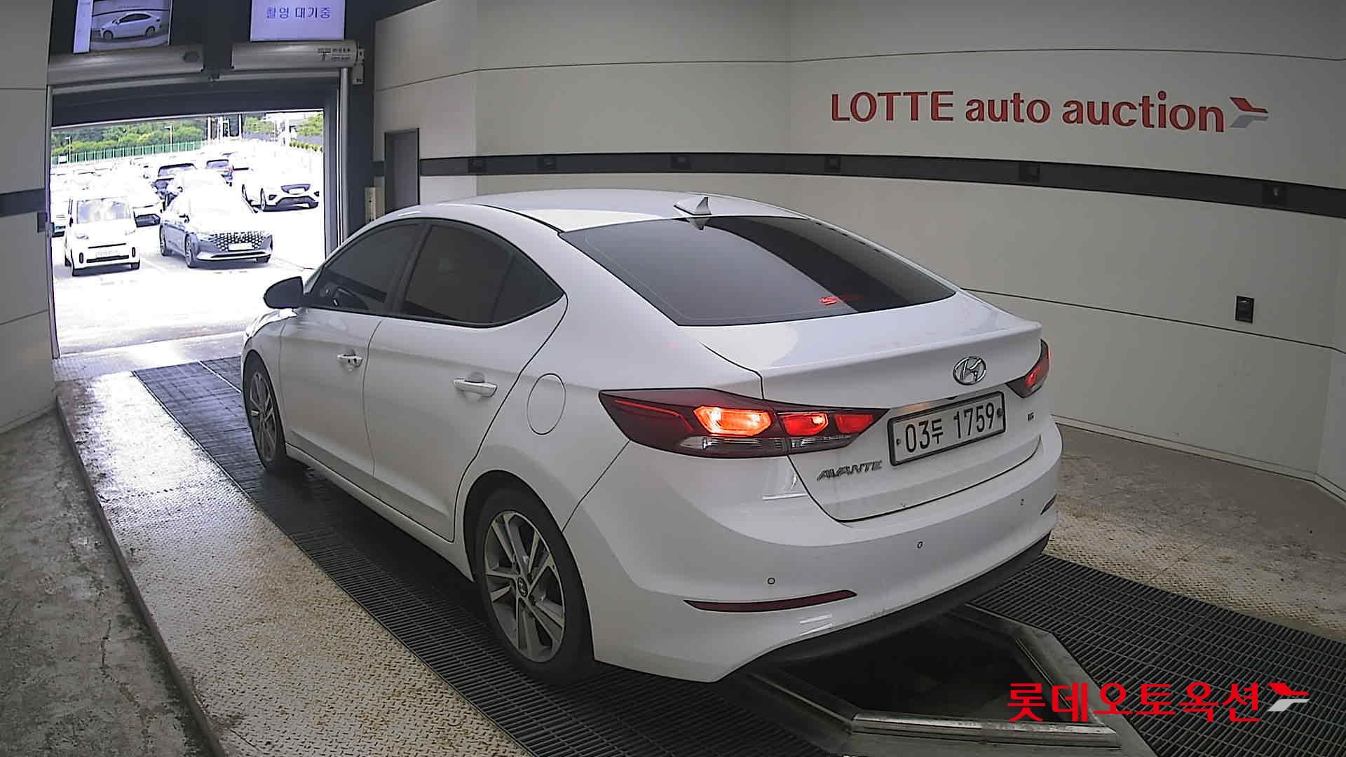 2018 - hyundai avante