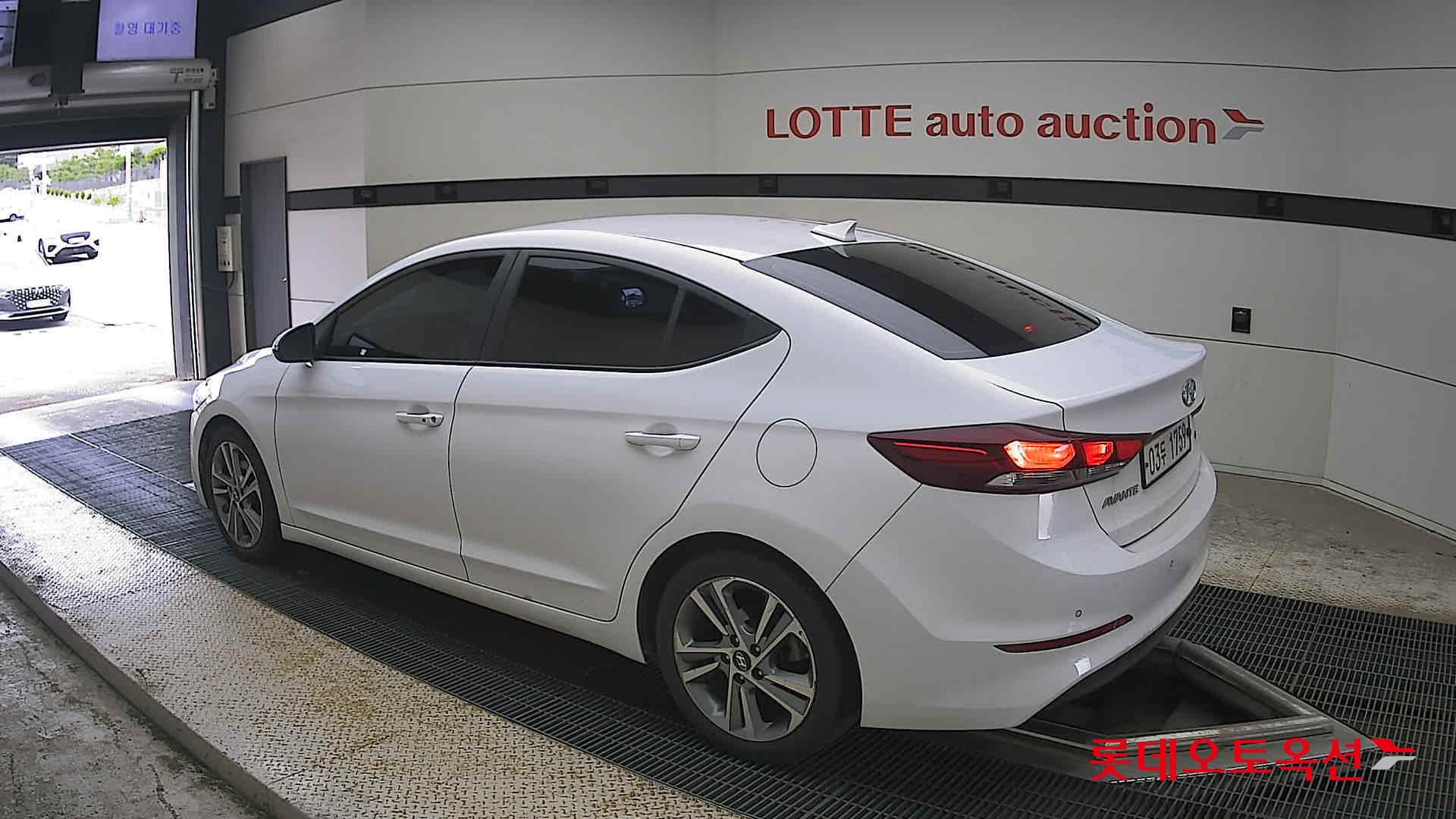 2018 - hyundai avante
