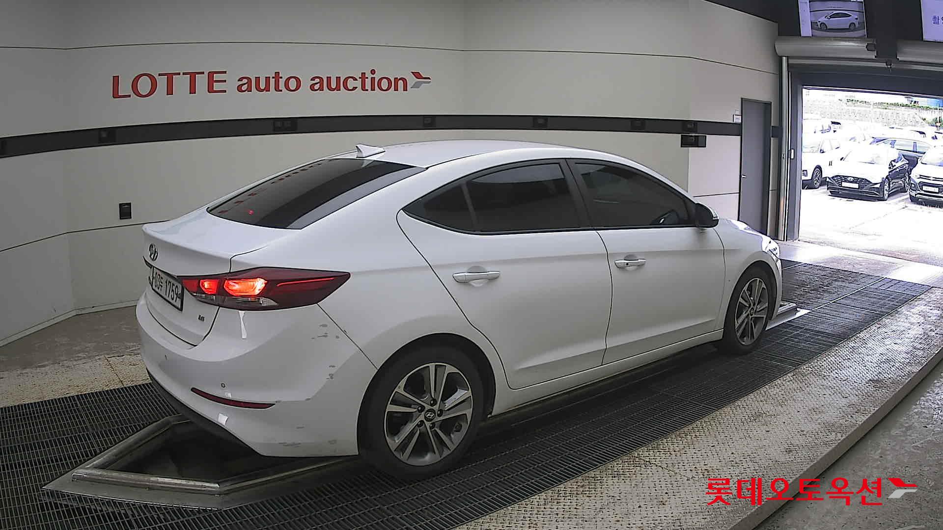 2018 - hyundai avante