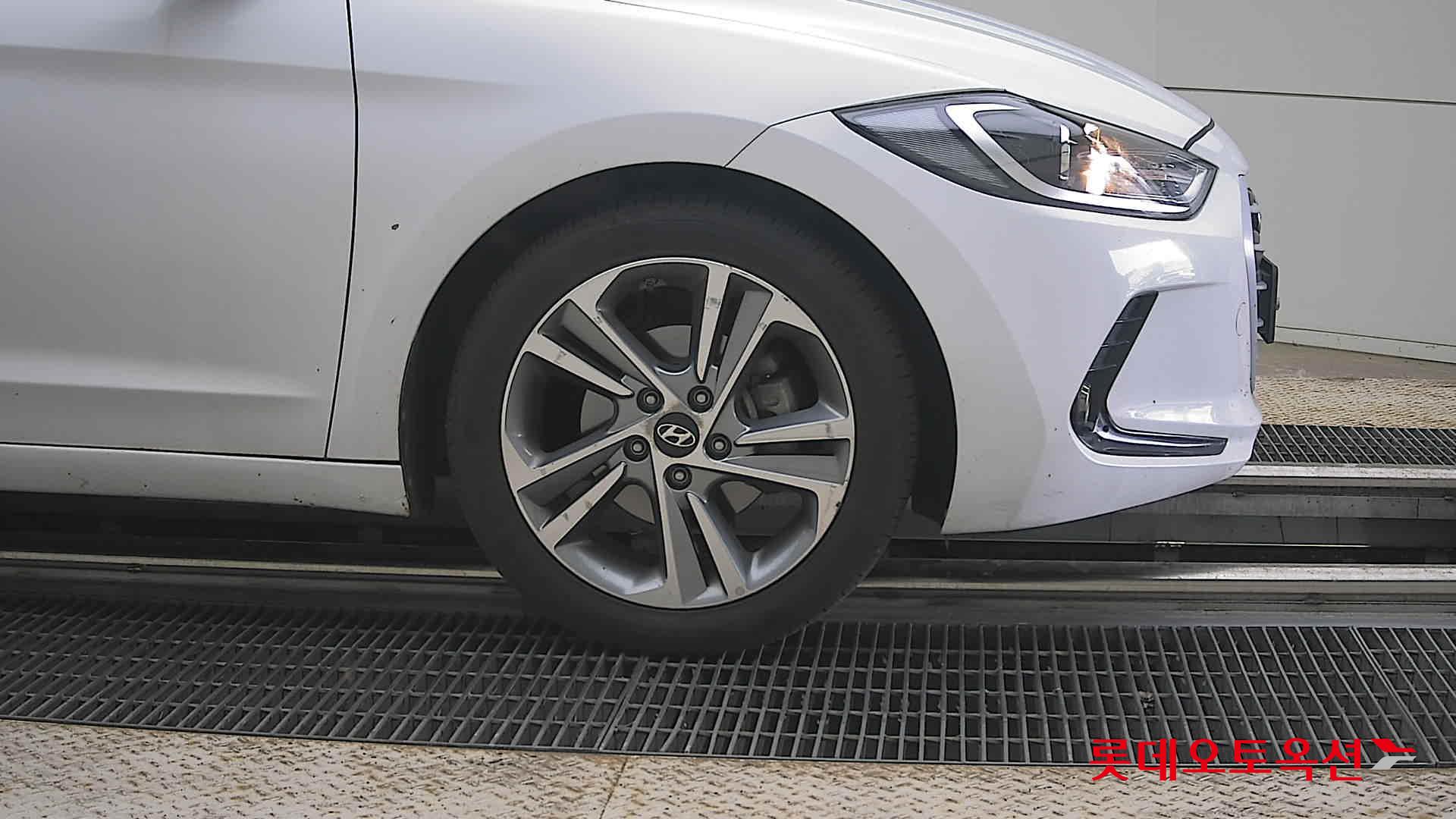 2018 - hyundai avante