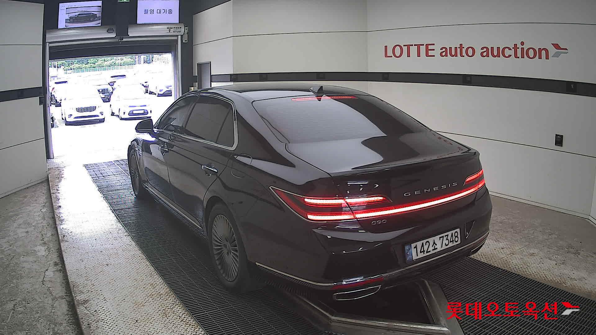 2021 - genesis g90
