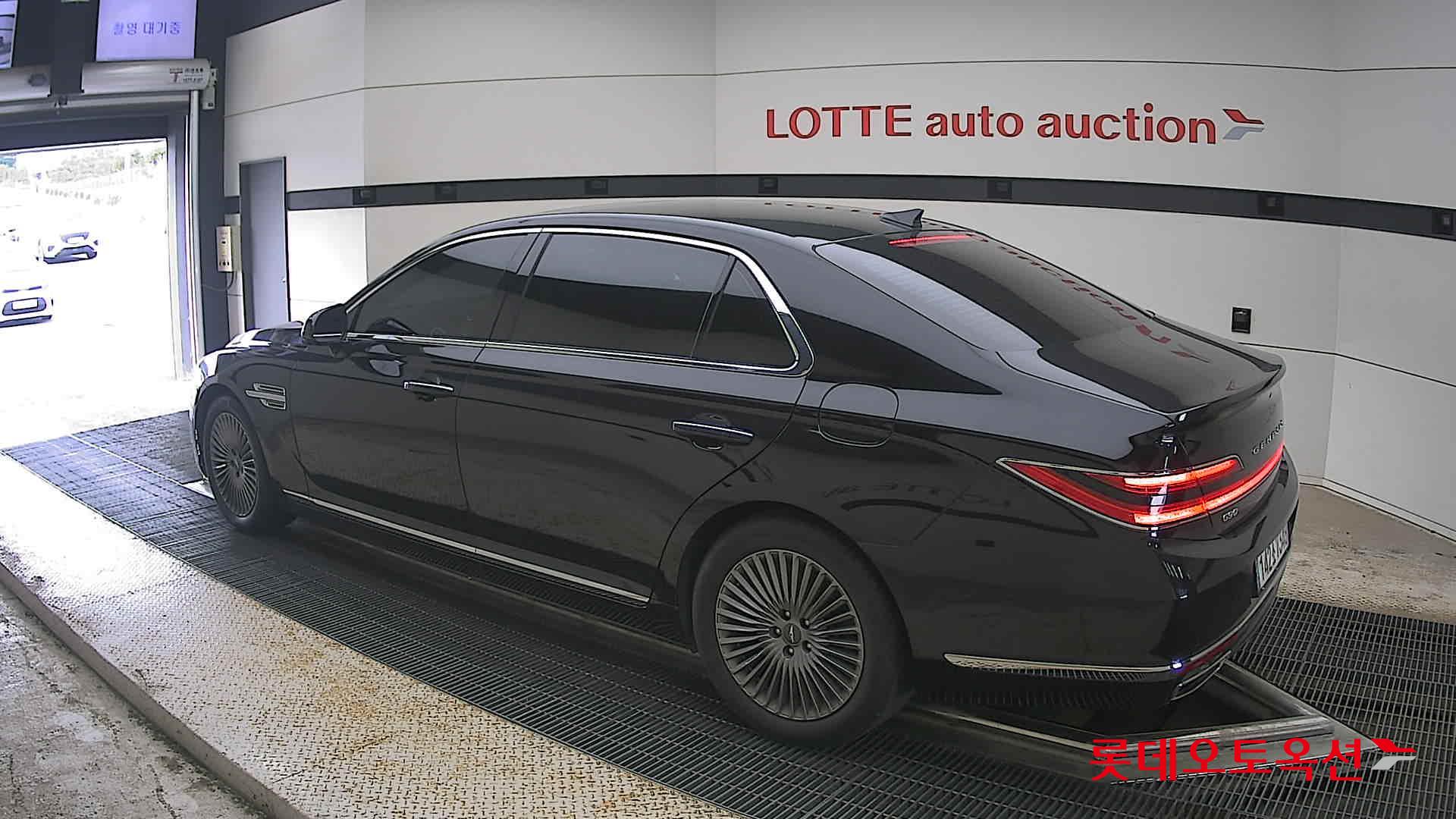 2021 - genesis g90