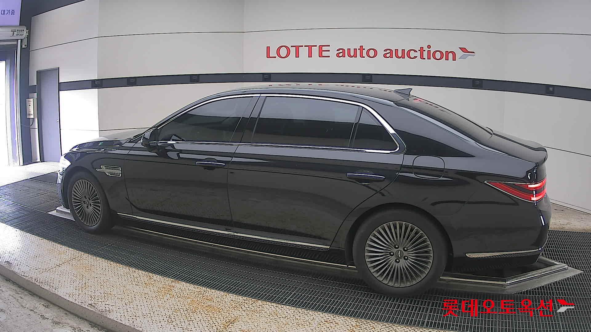 2021 - genesis g90