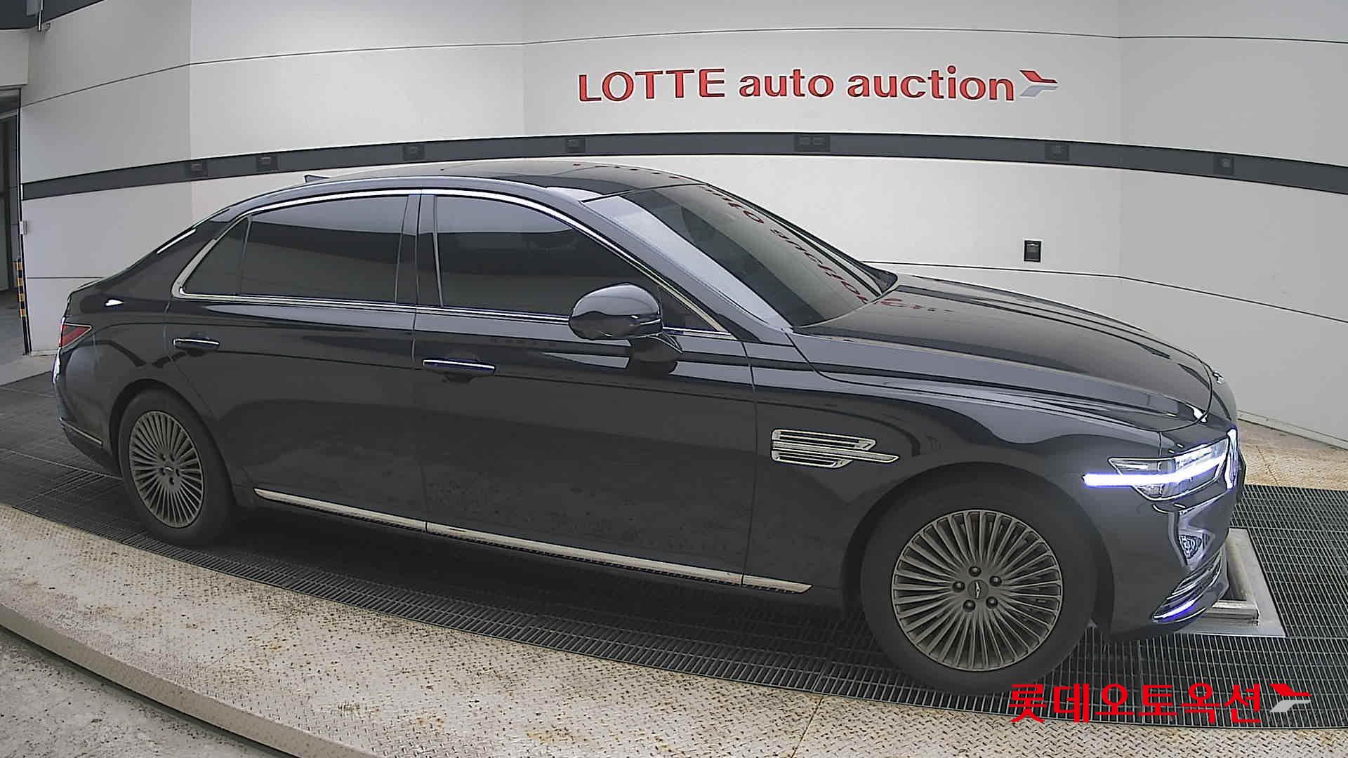 2021 - genesis g90