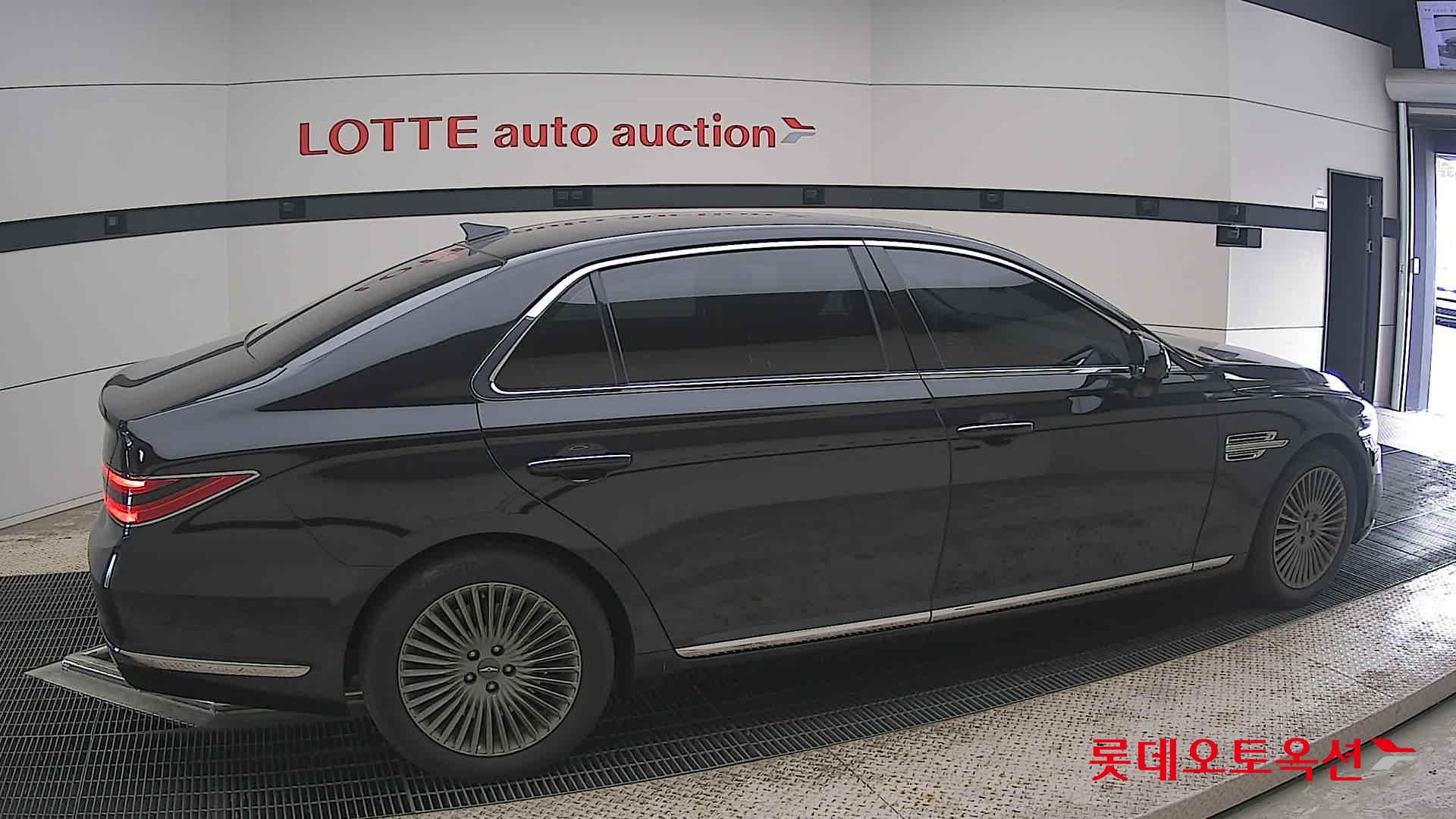 2021 - genesis g90
