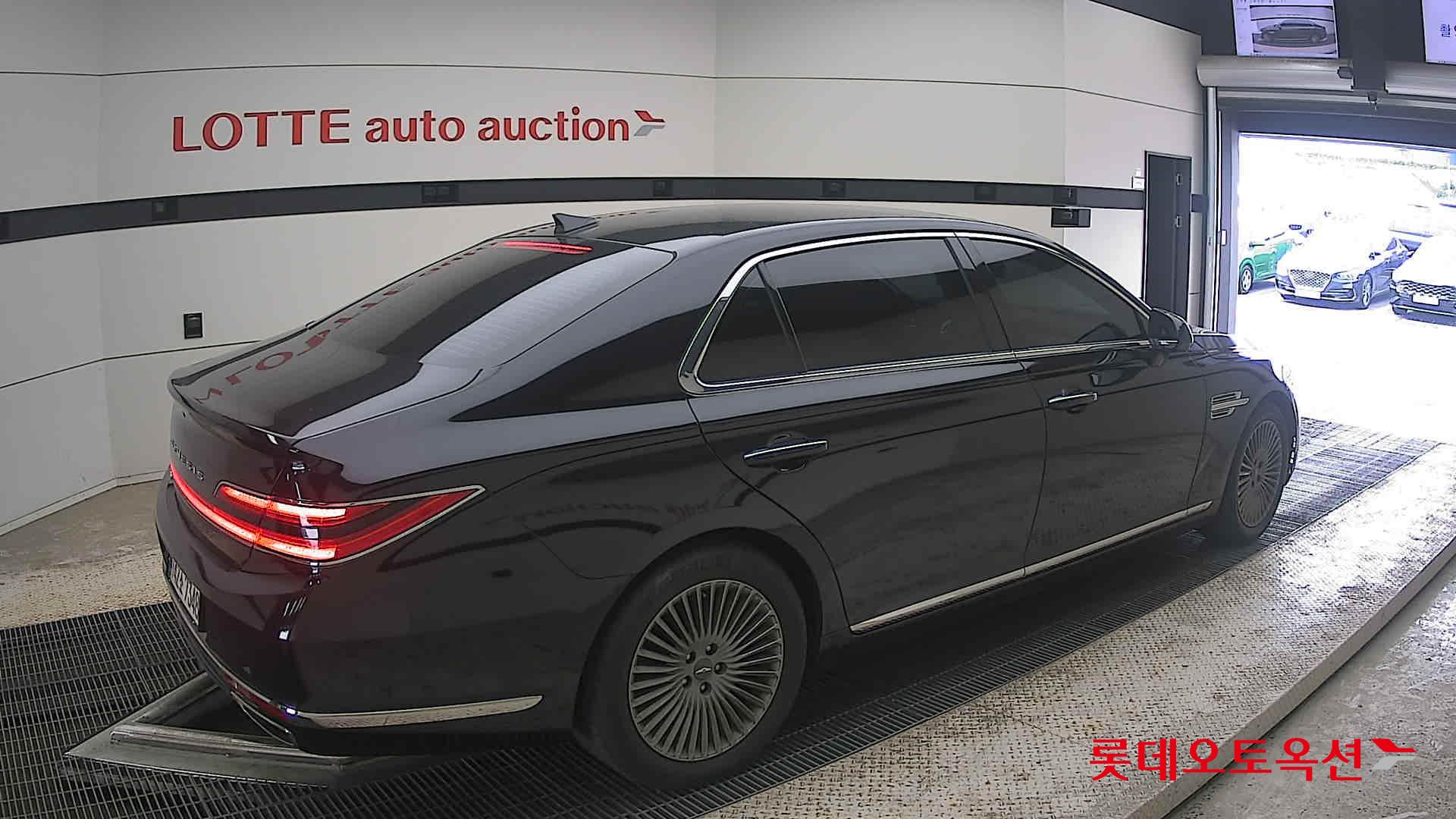 2021 - genesis g90