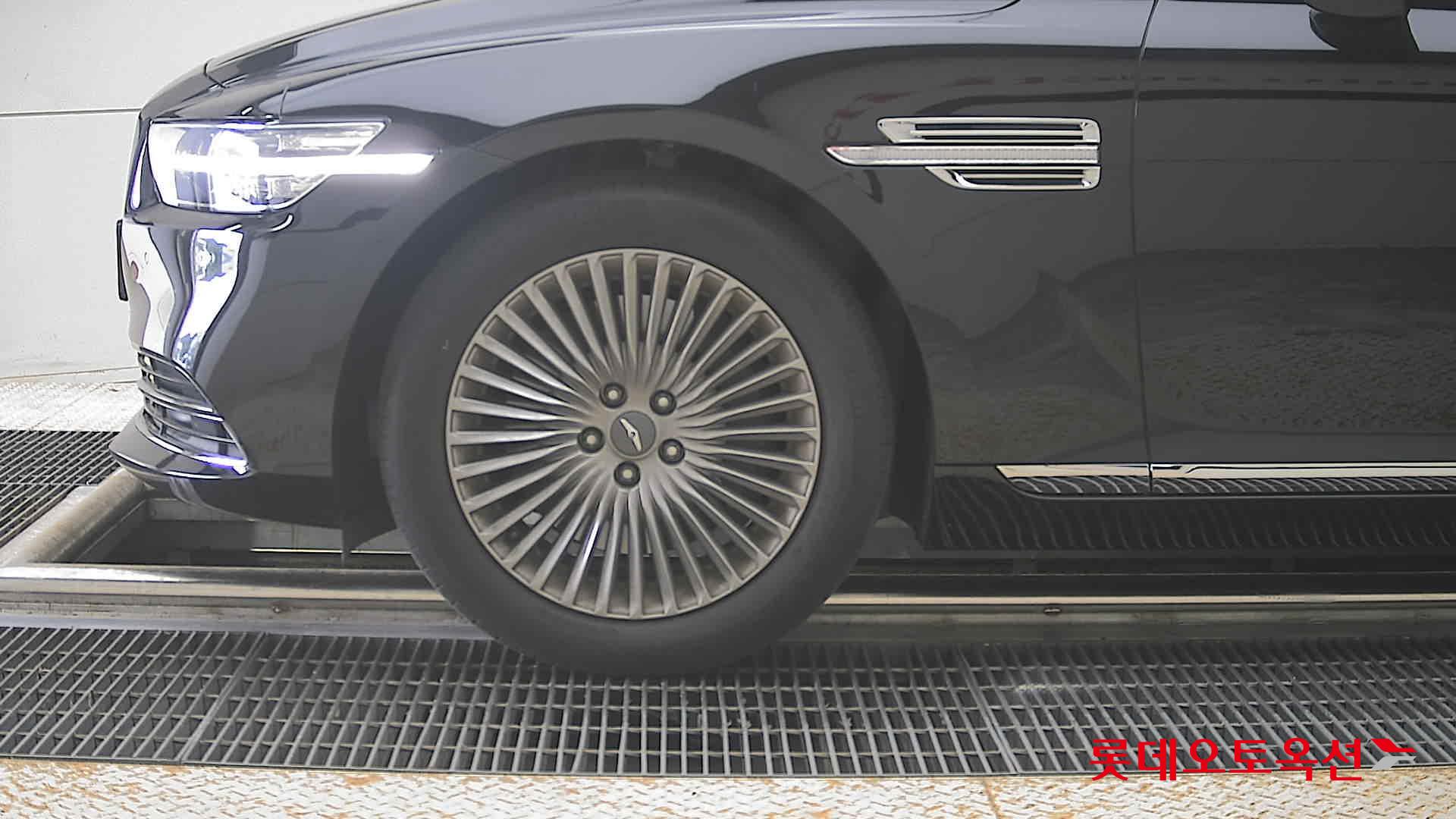 2021 - genesis g90