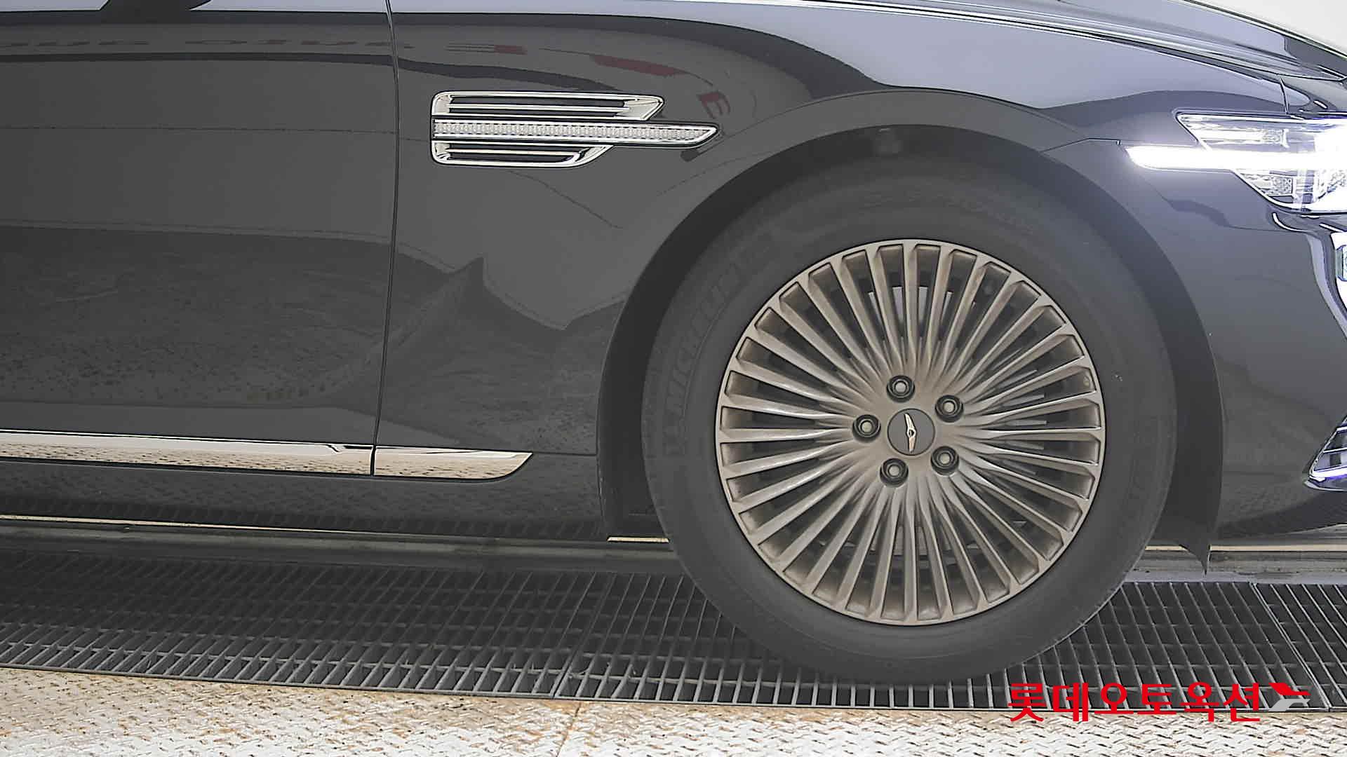 2021 - genesis g90