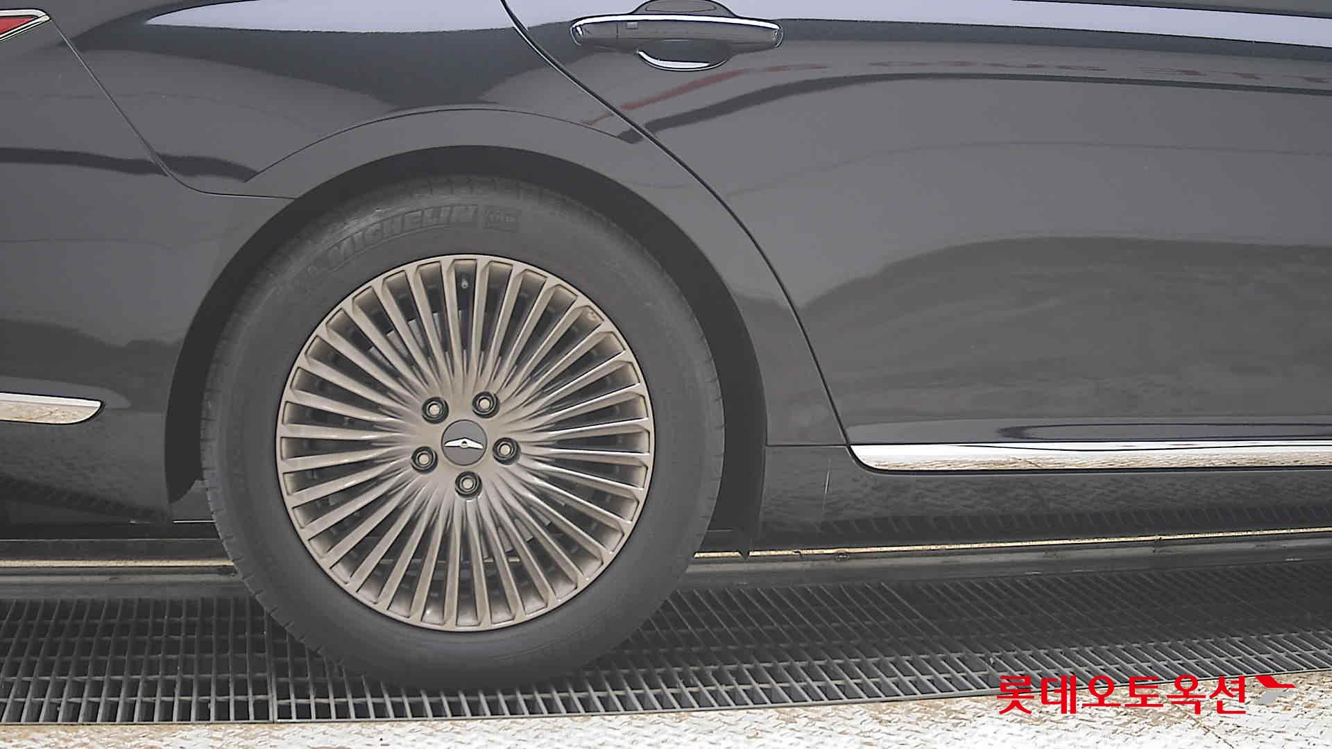 2021 - genesis g90