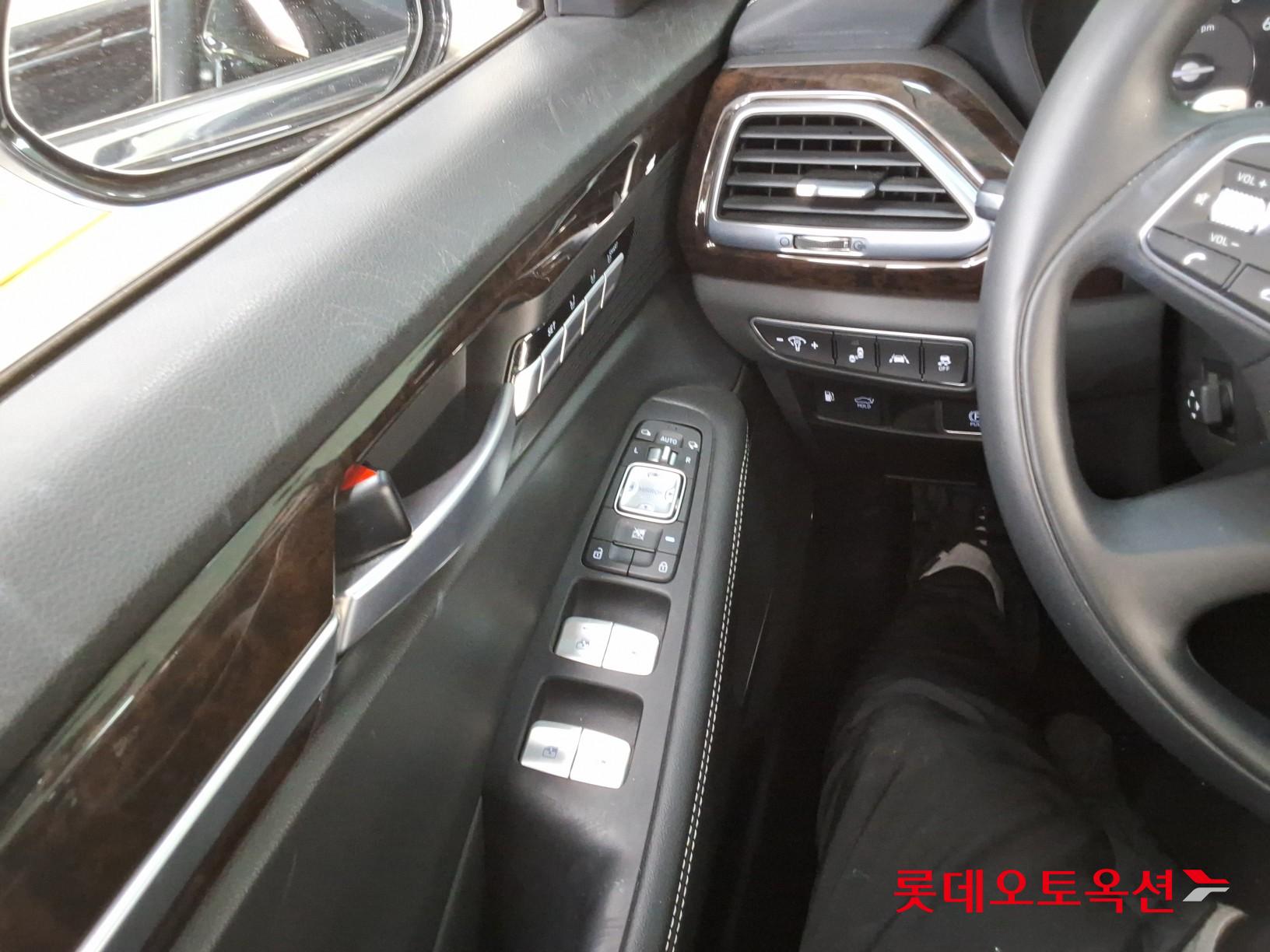 2021 - genesis g90