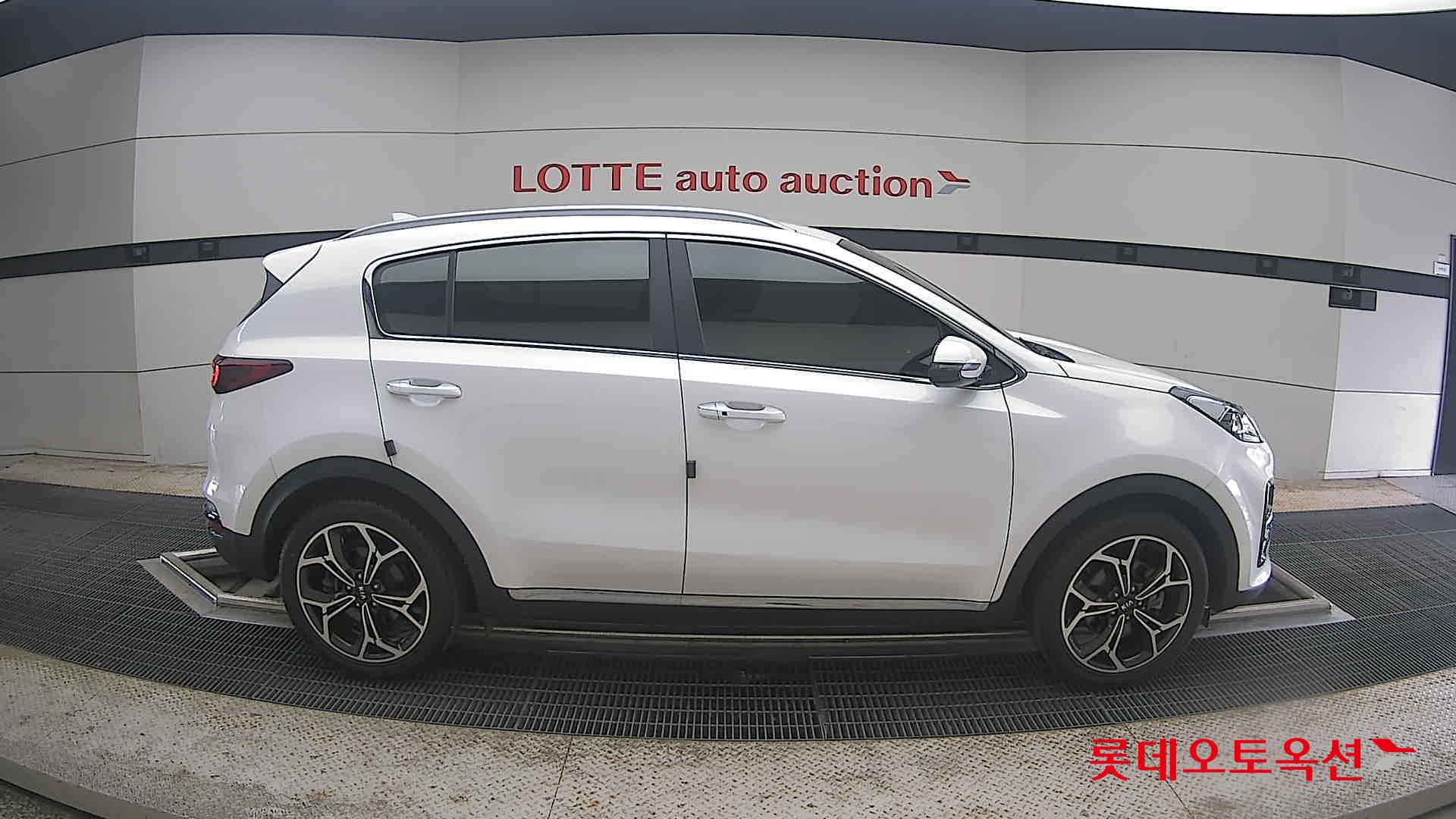 2021 - kia sportage