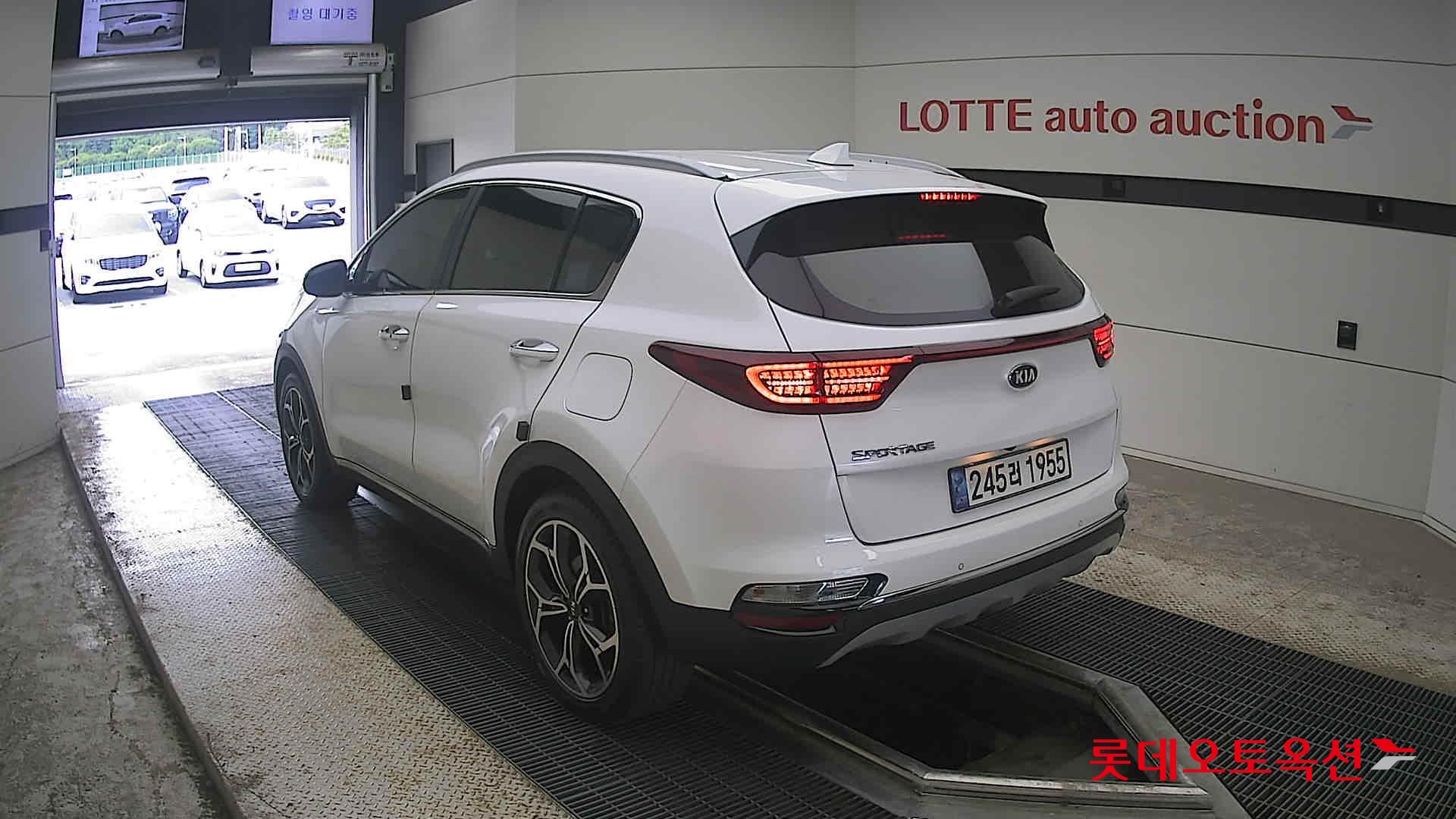 2021 - kia sportage