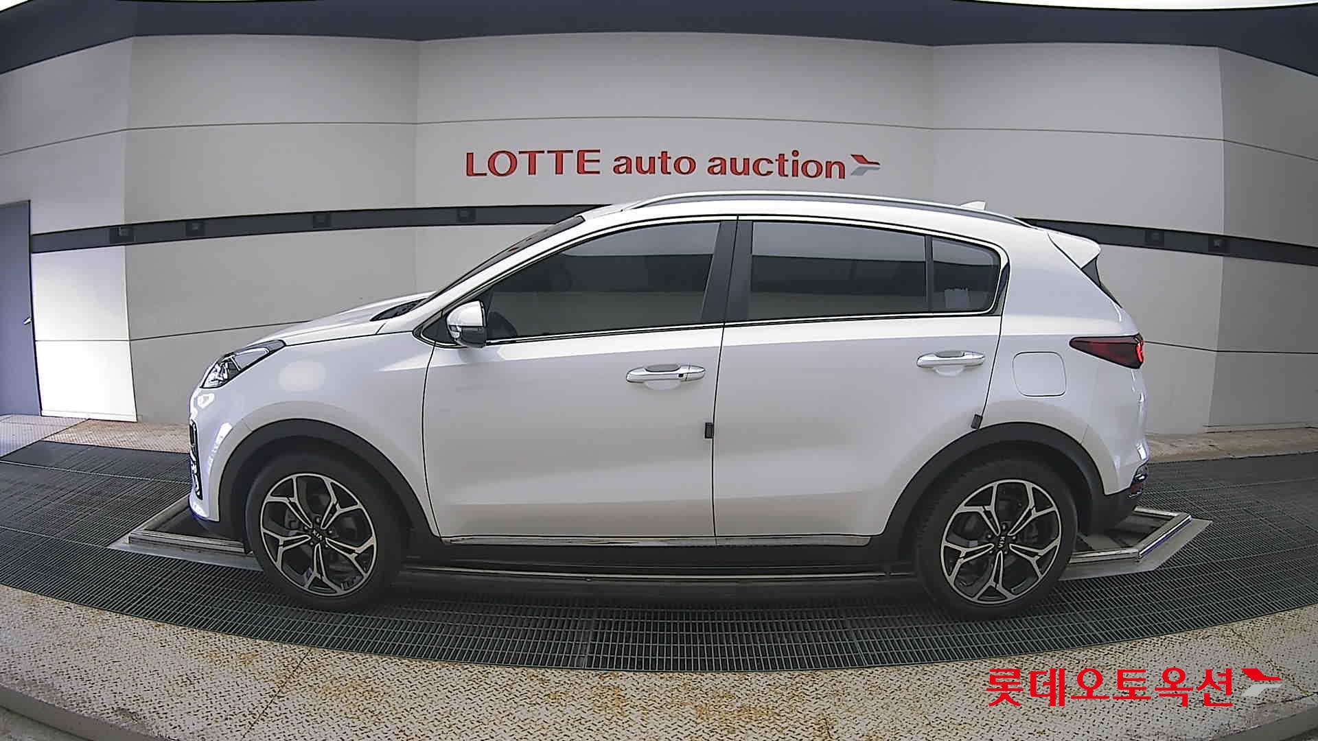2021 - kia sportage