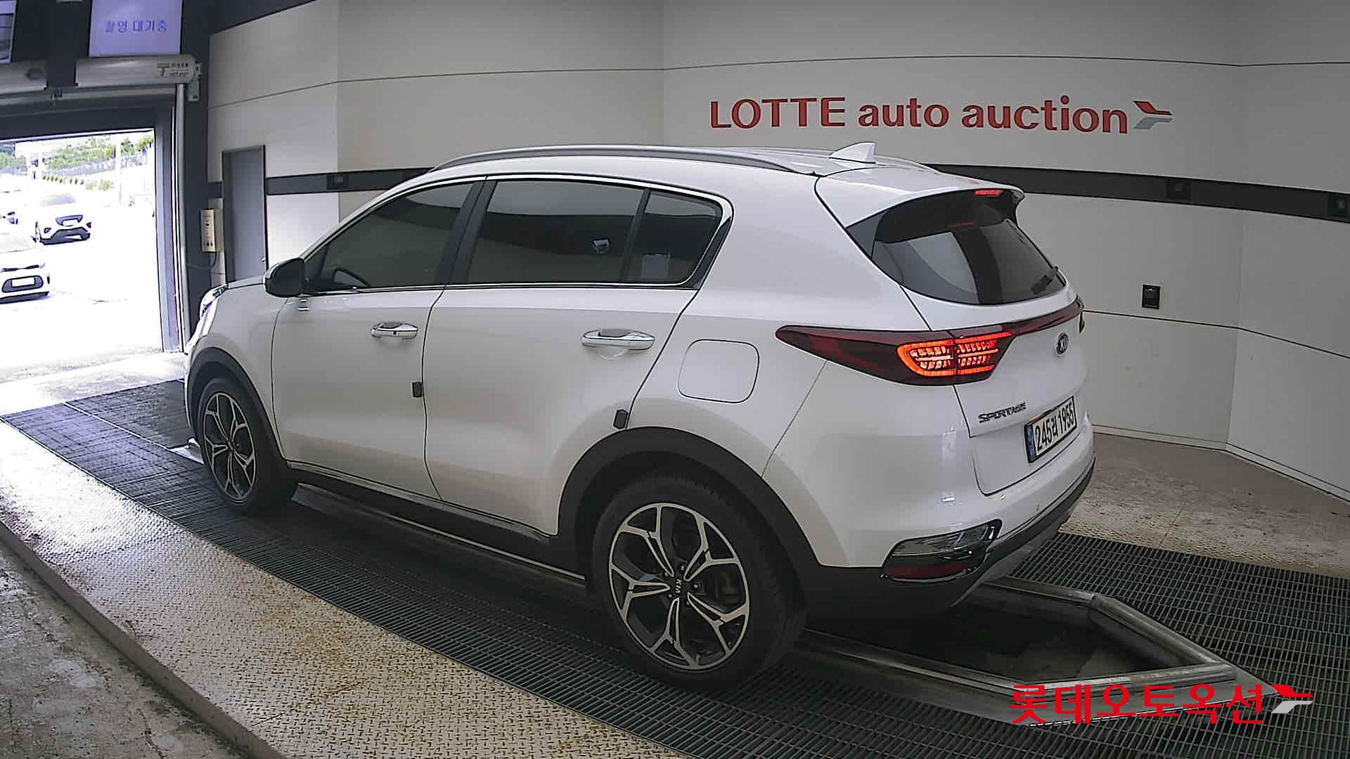 2021 - kia sportage