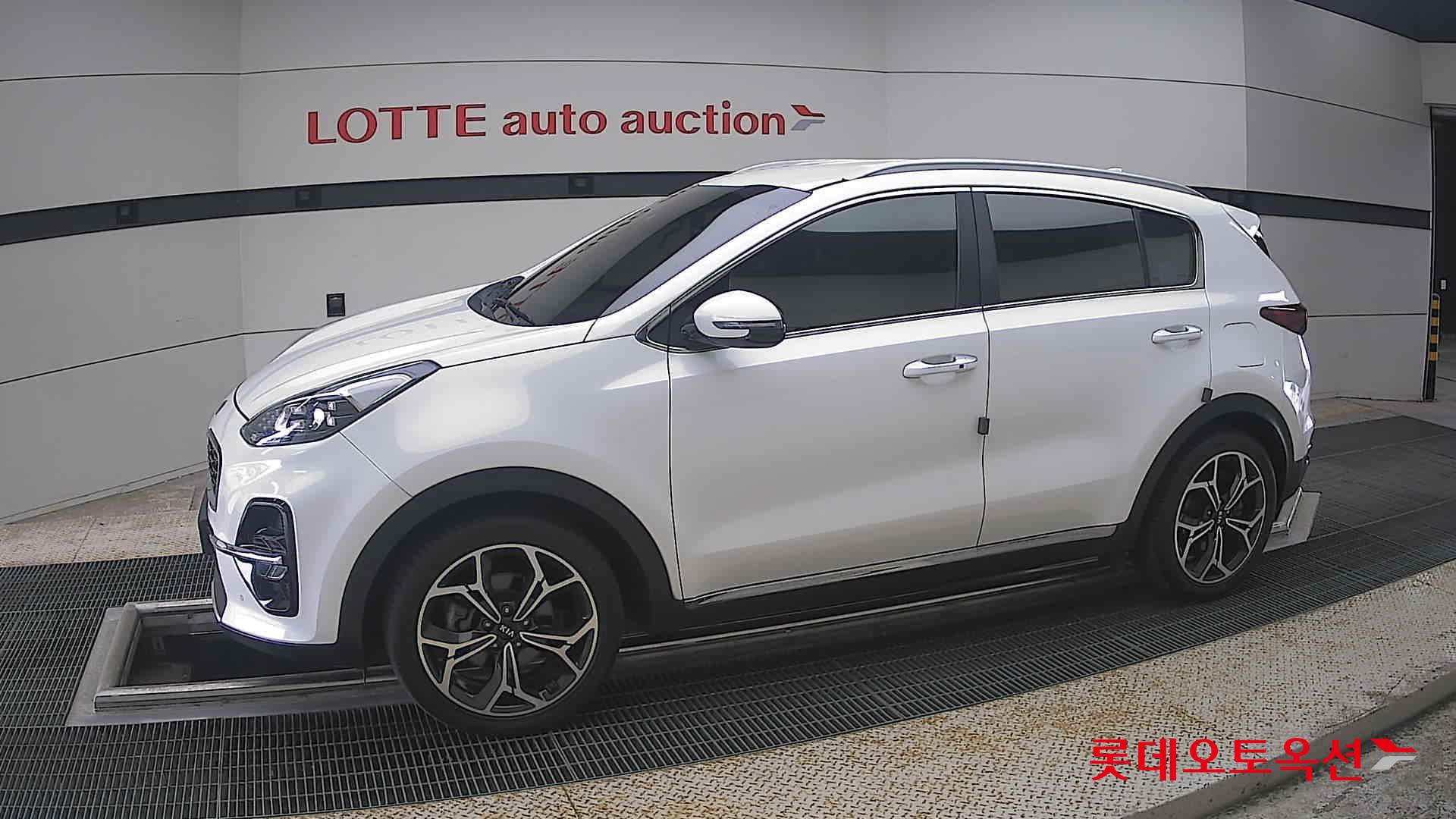 2021 - kia sportage