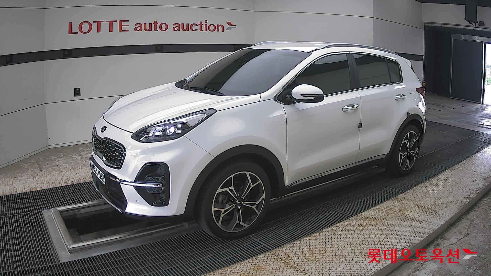 2021 - kia sportage