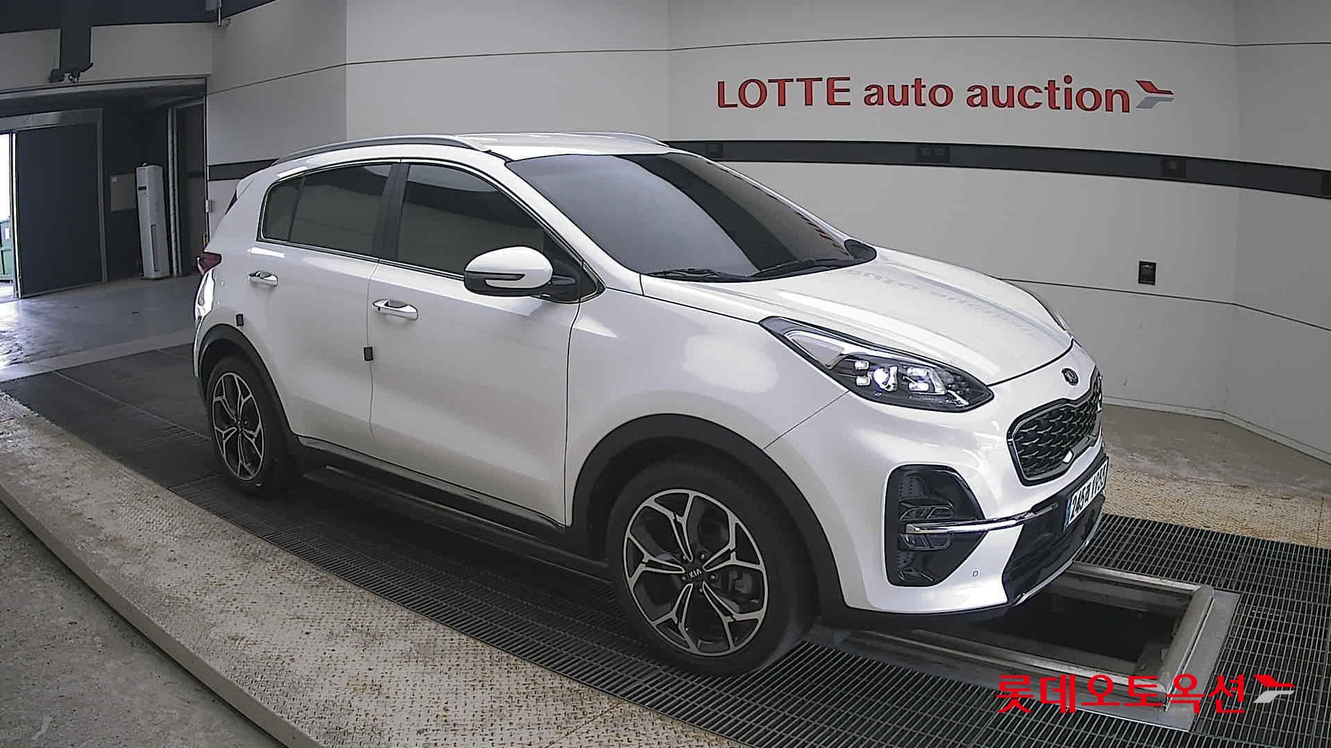 2021 - kia sportage