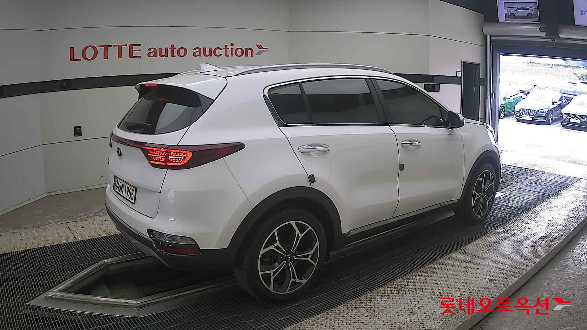 2021 - kia sportage