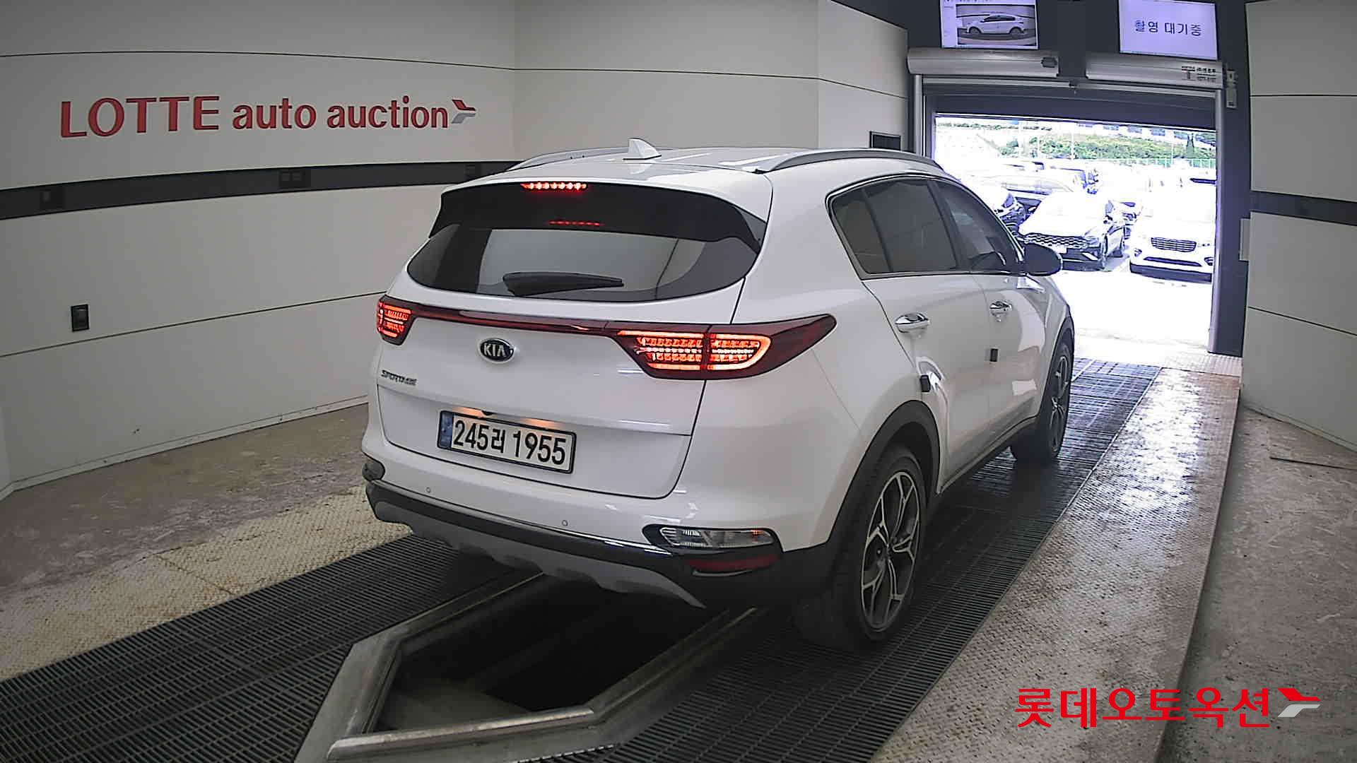 2021 - kia sportage