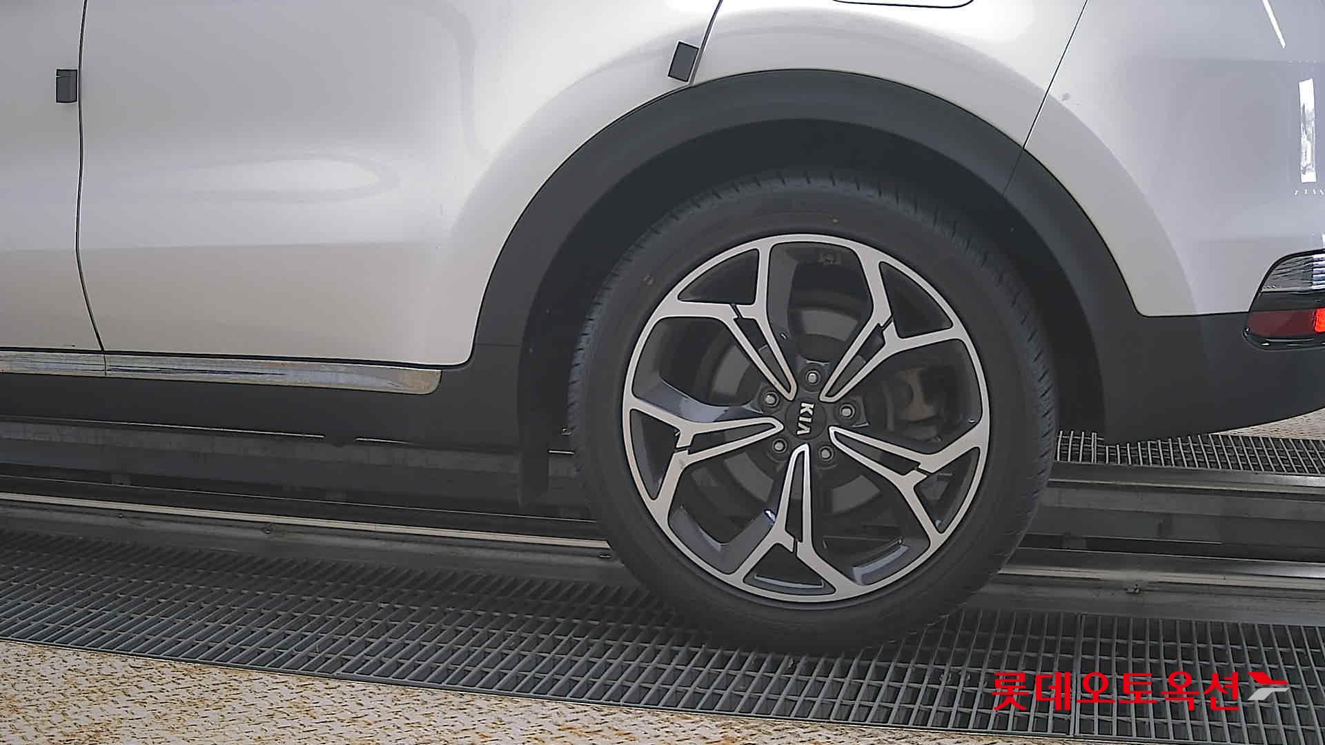 2021 - kia sportage