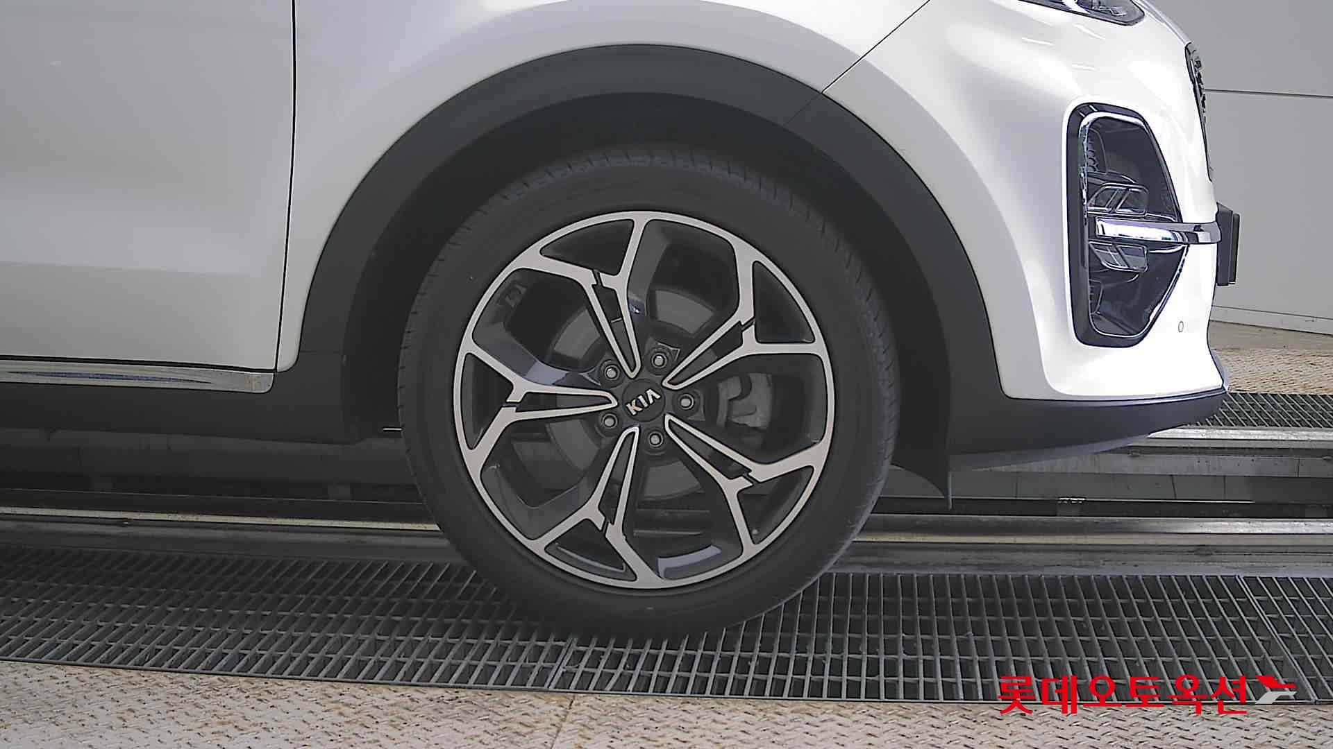 2021 - kia sportage