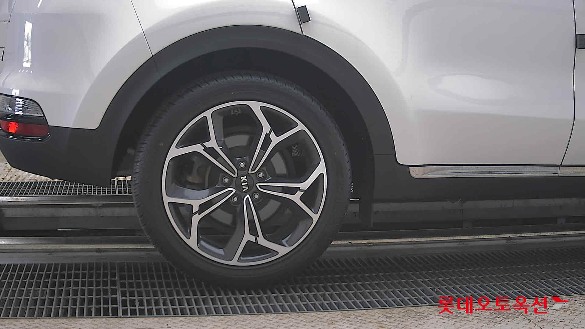 2021 - kia sportage