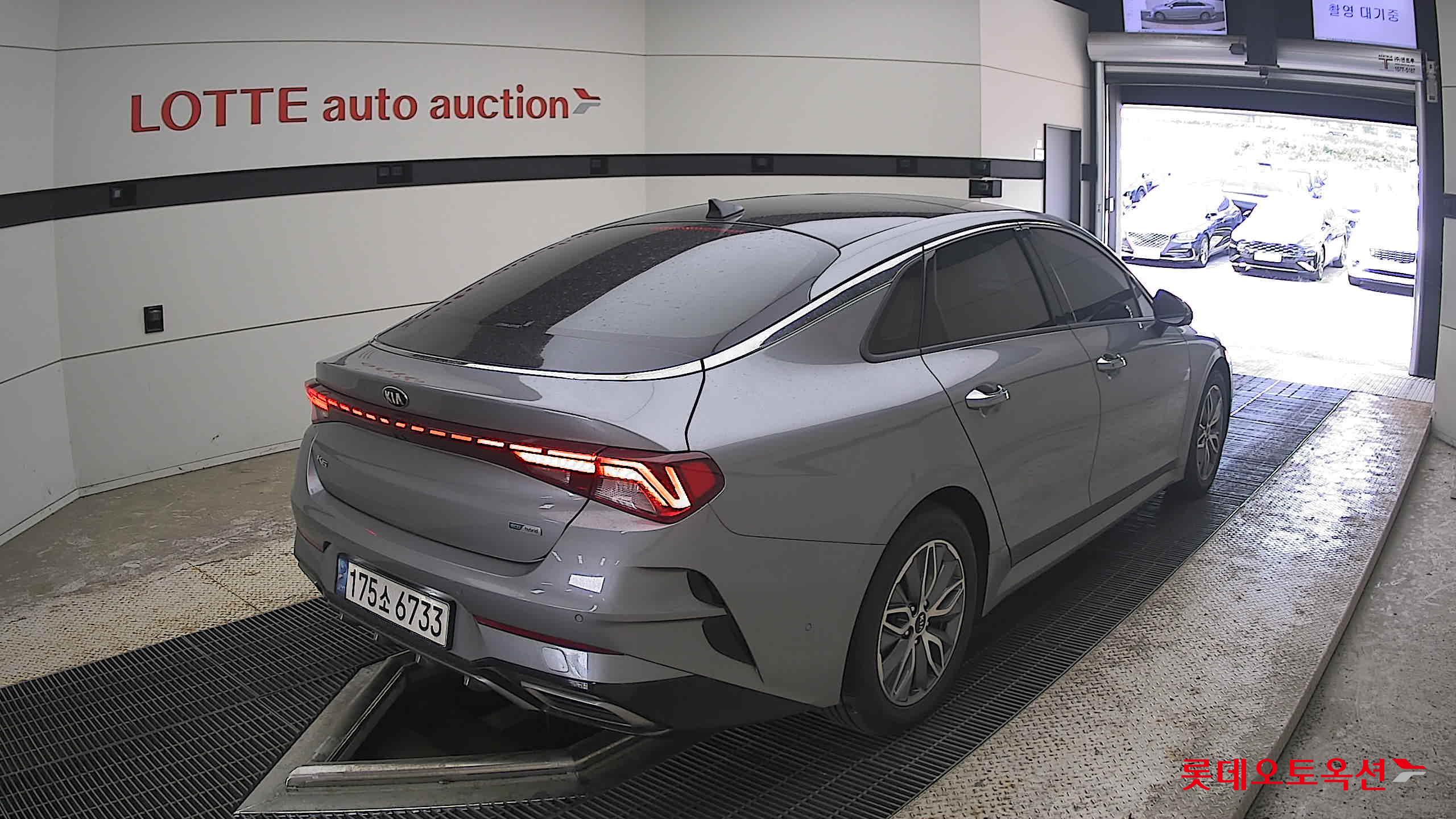 2021 - kia k5