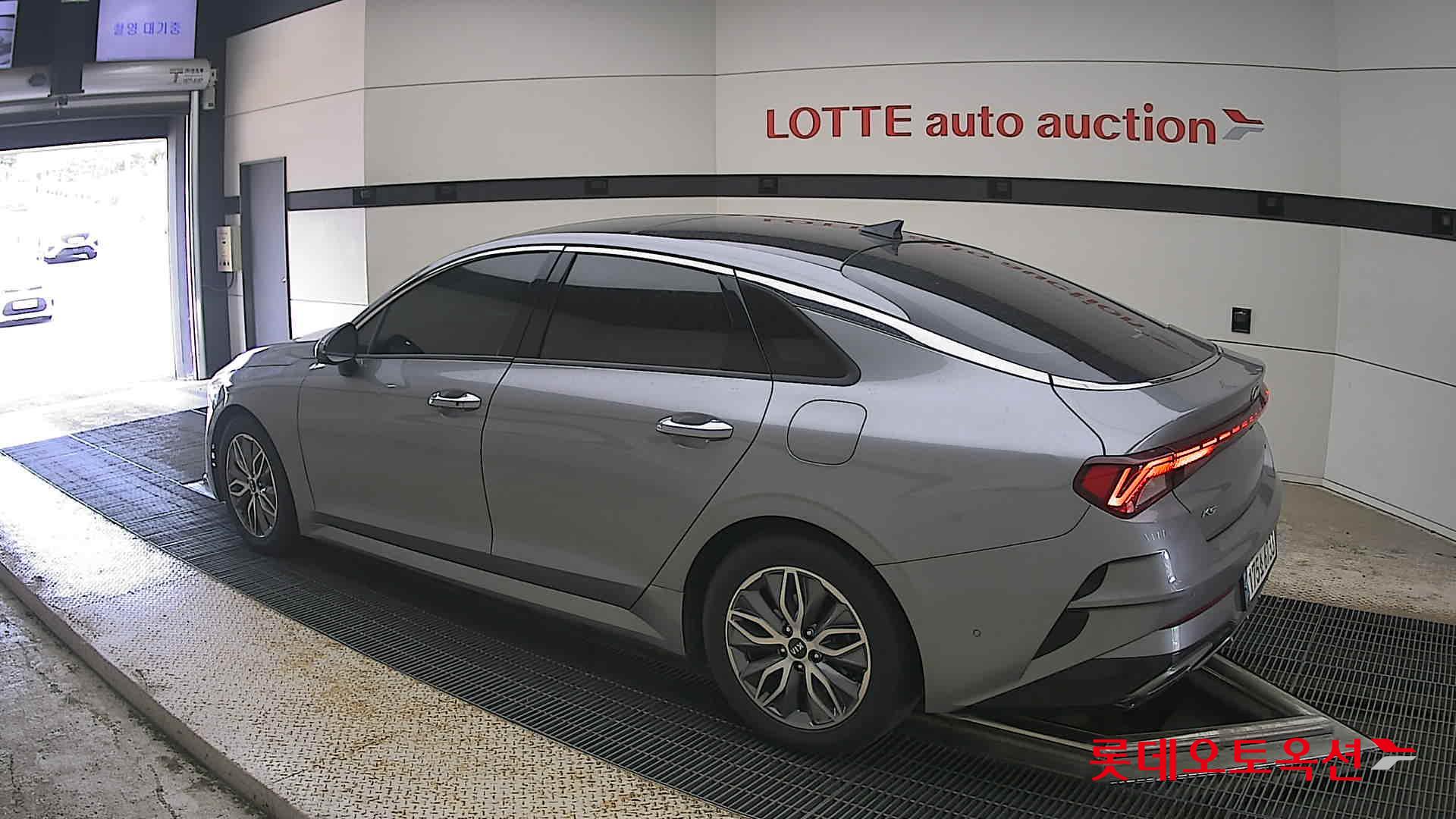 2021 - kia k5