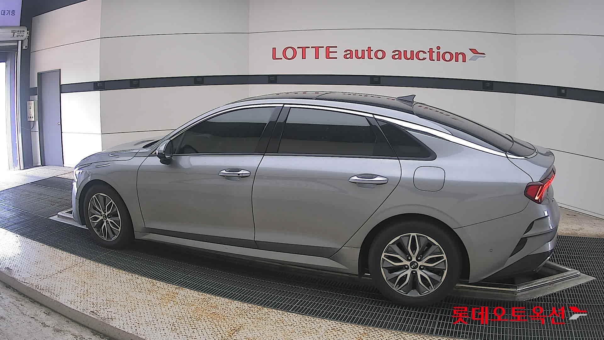2021 - kia k5