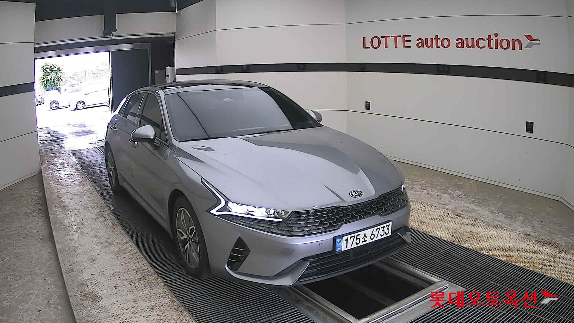 2021 - kia k5