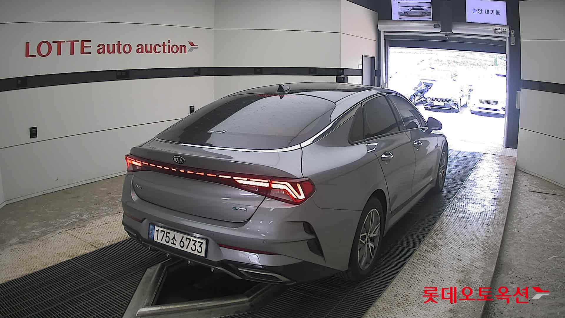 2021 - kia k5