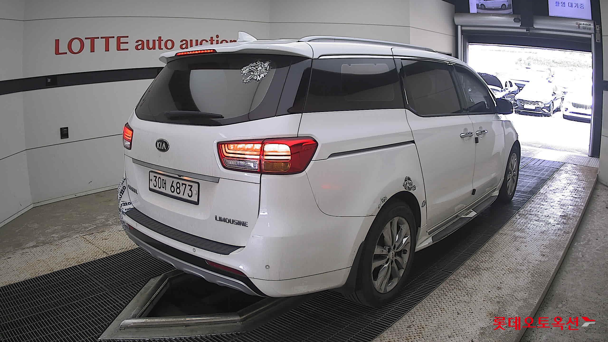 2018 - kia carnival