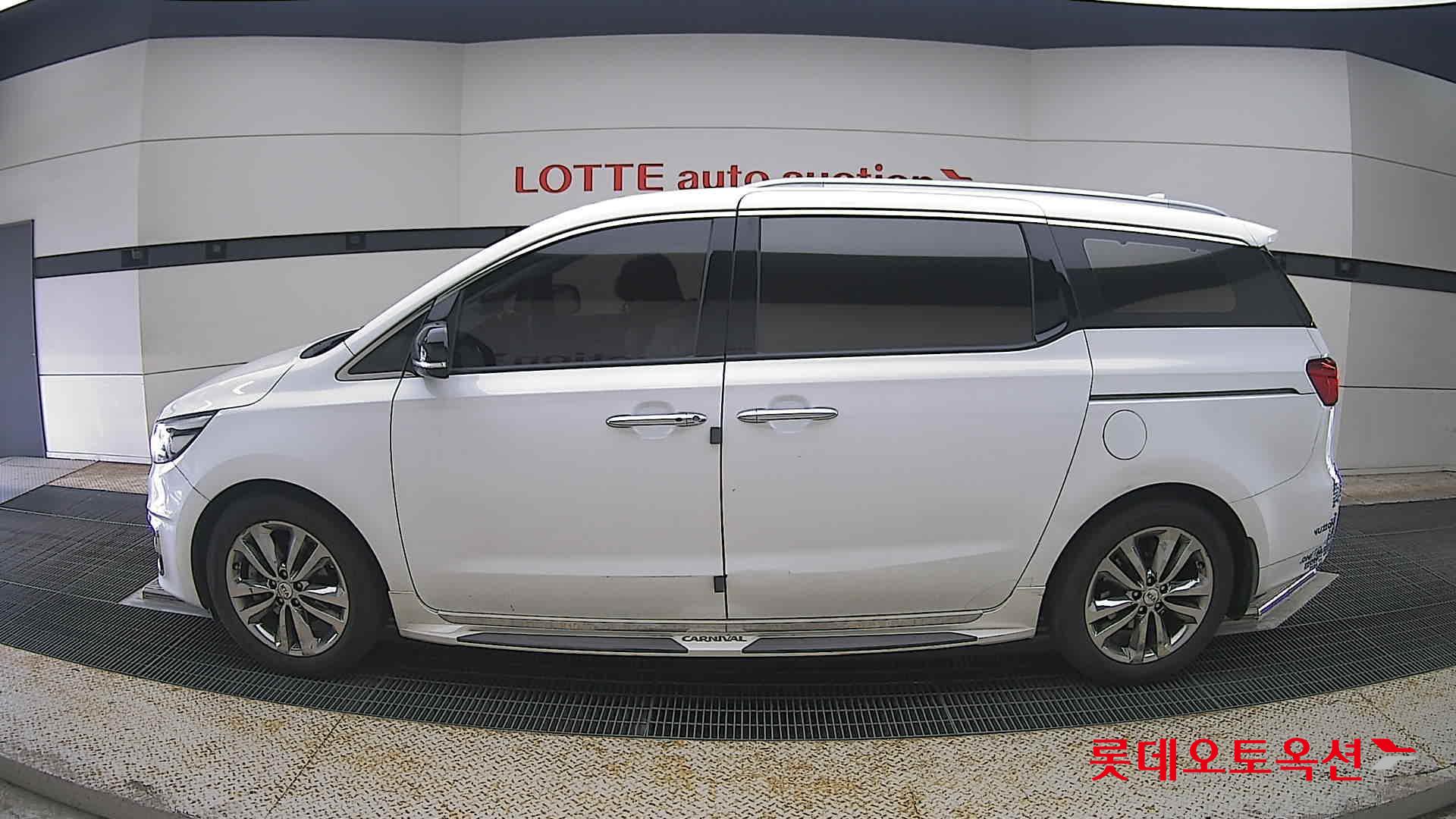 2018 - kia carnival