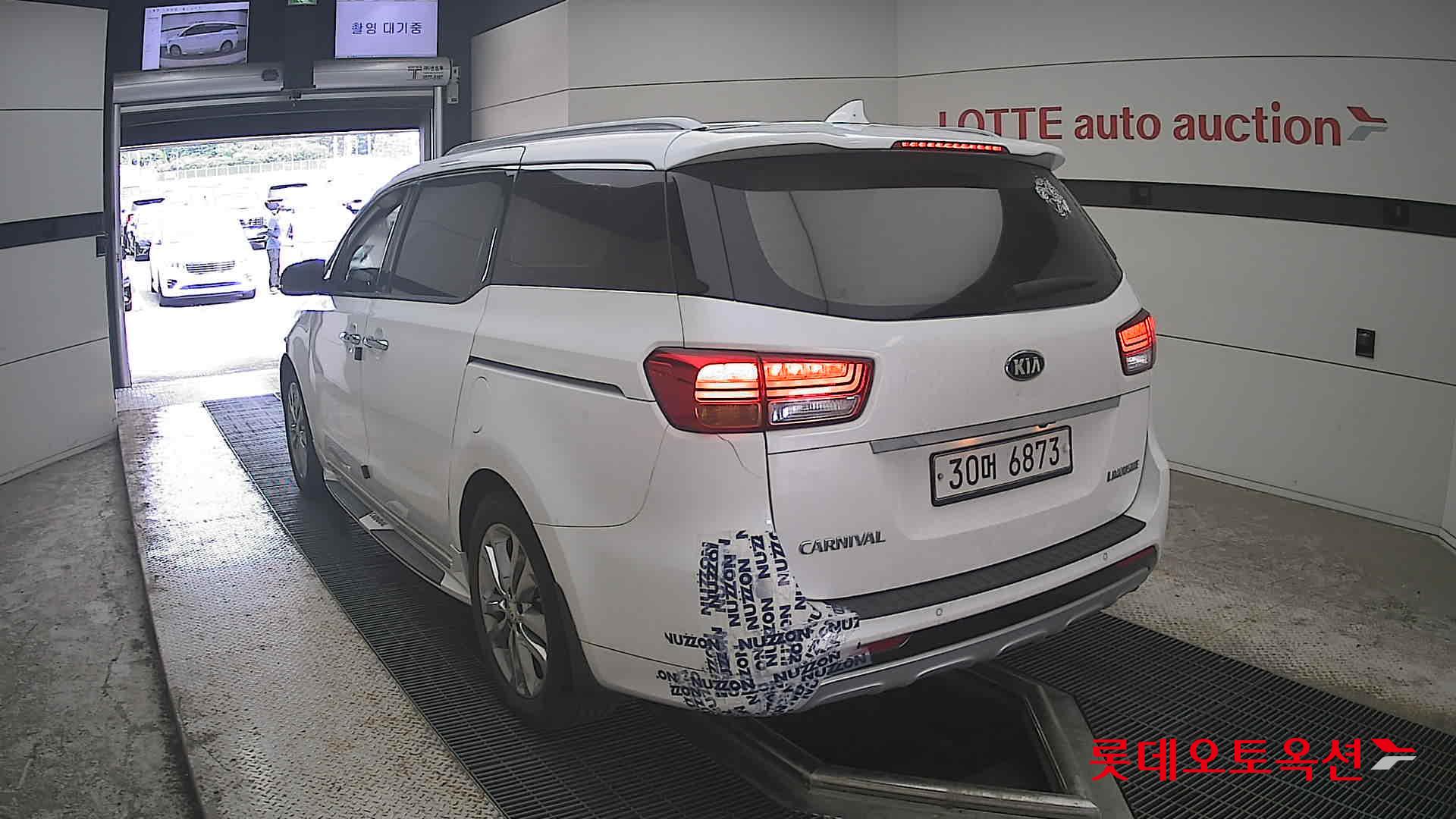 2018 - kia carnival
