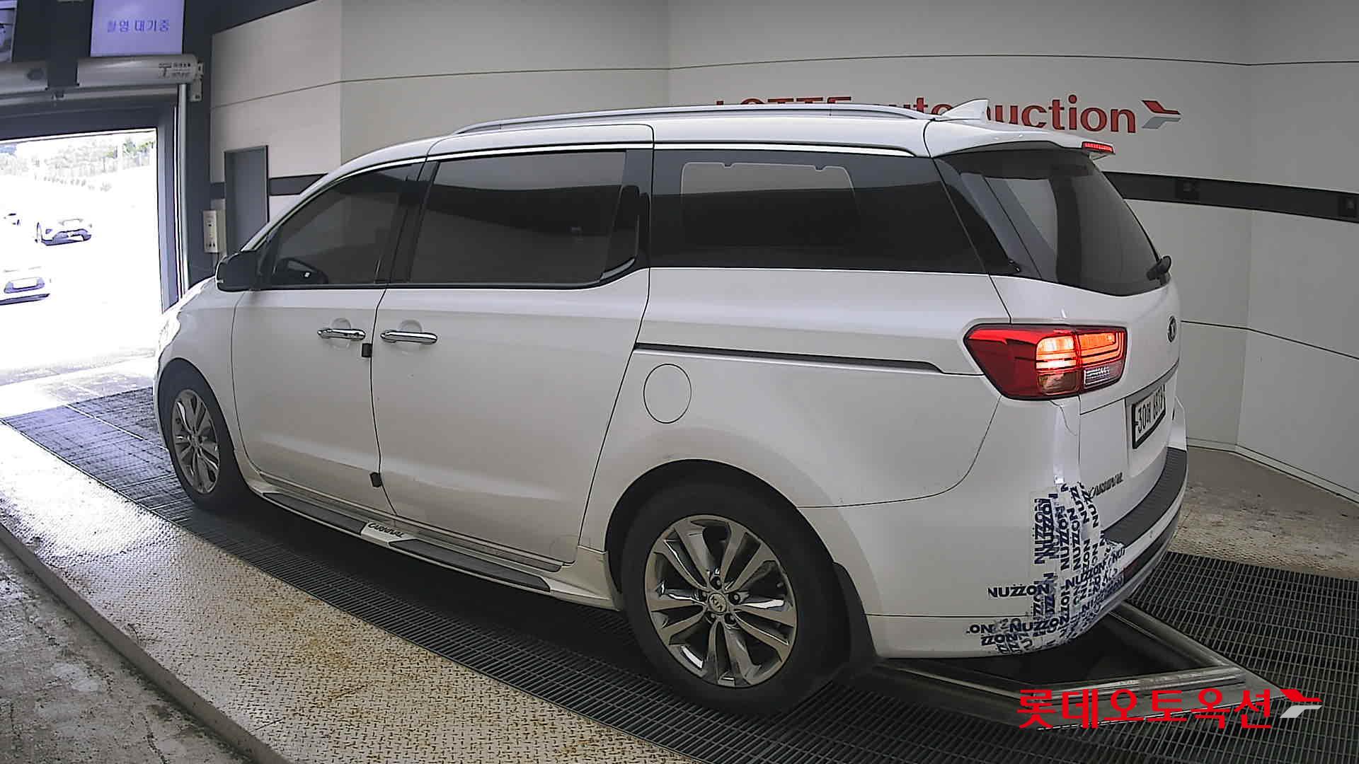 2018 - kia carnival