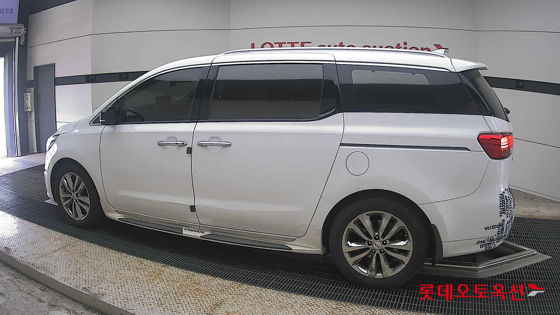 2018 - kia carnival