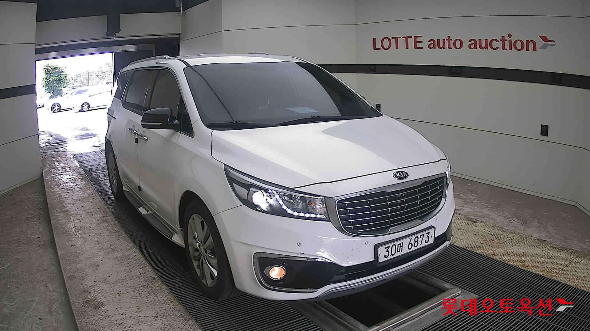 2018 - kia carnival