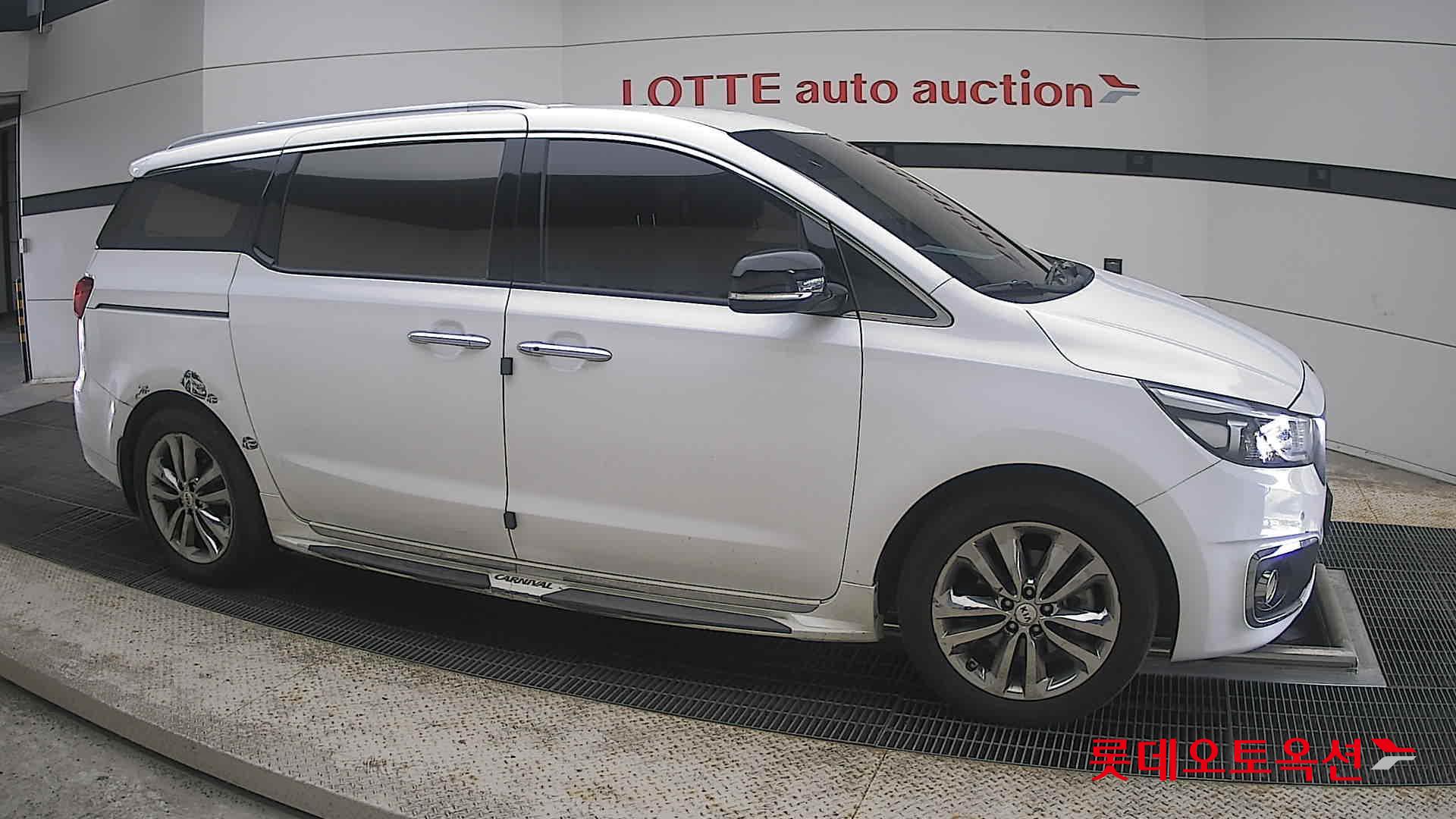 2018 - kia carnival